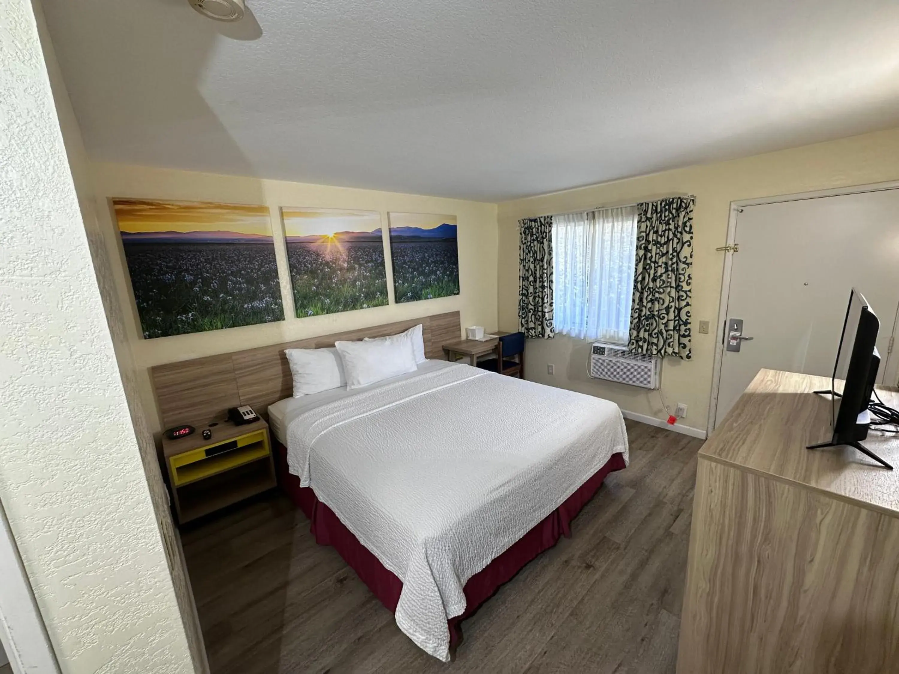 Bedroom, Bed in Days Inn by Wyndham San Marcos Bedroom, Bed in Days Inn by Wyndham San Marcos