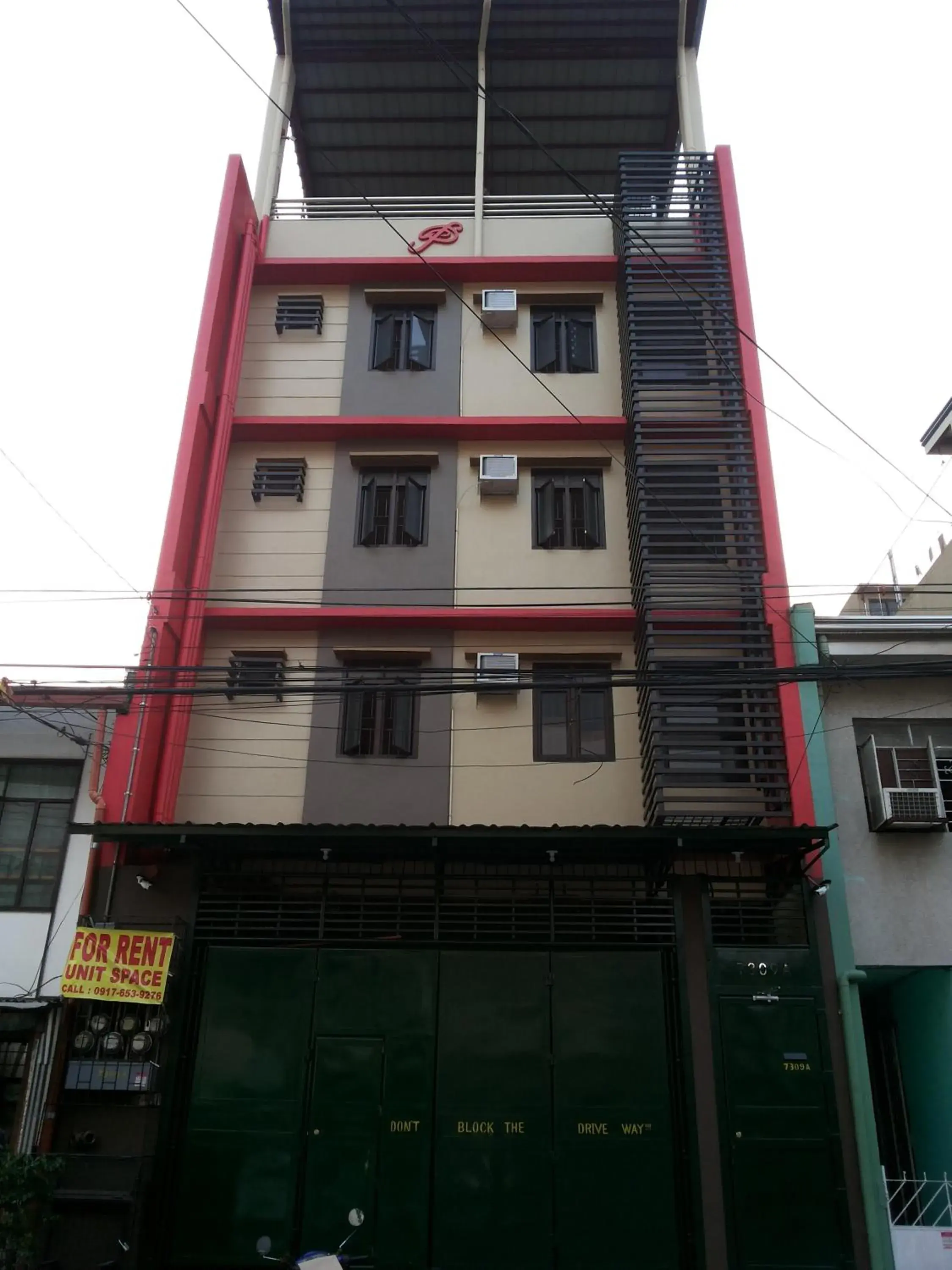 Property building in Budget Studio Unit in Makati Property building in Budget Studio Unit in Makati