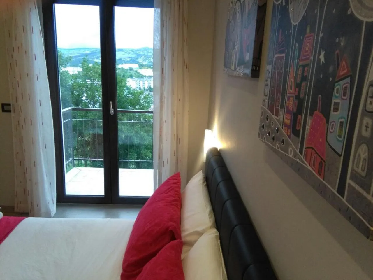 Photo of the whole room, Bed in 85Centro