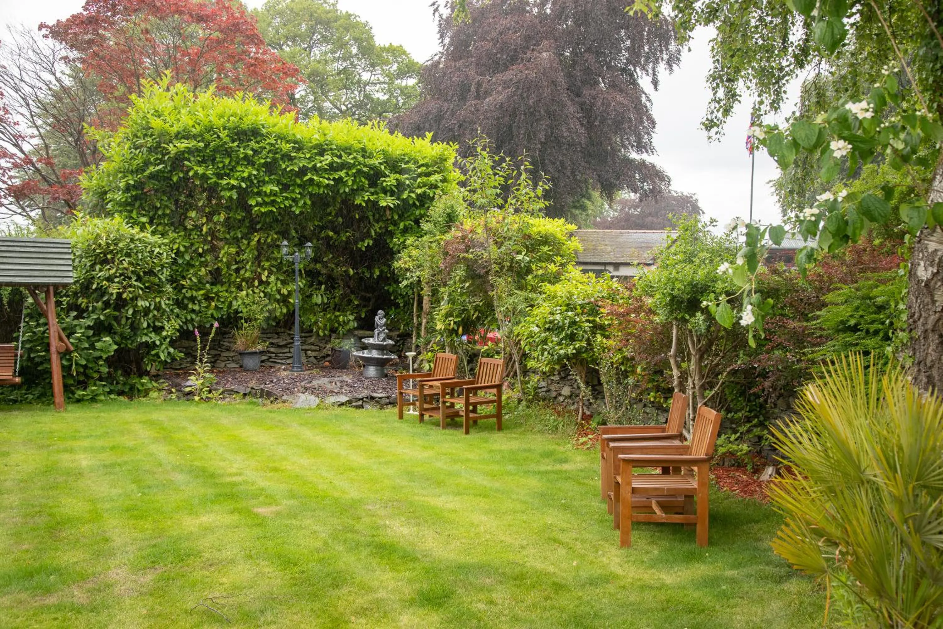 Garden in Beaumont Guest House Windermere - Adult Only - Free Car Park & Off Site access to the local Health Centre