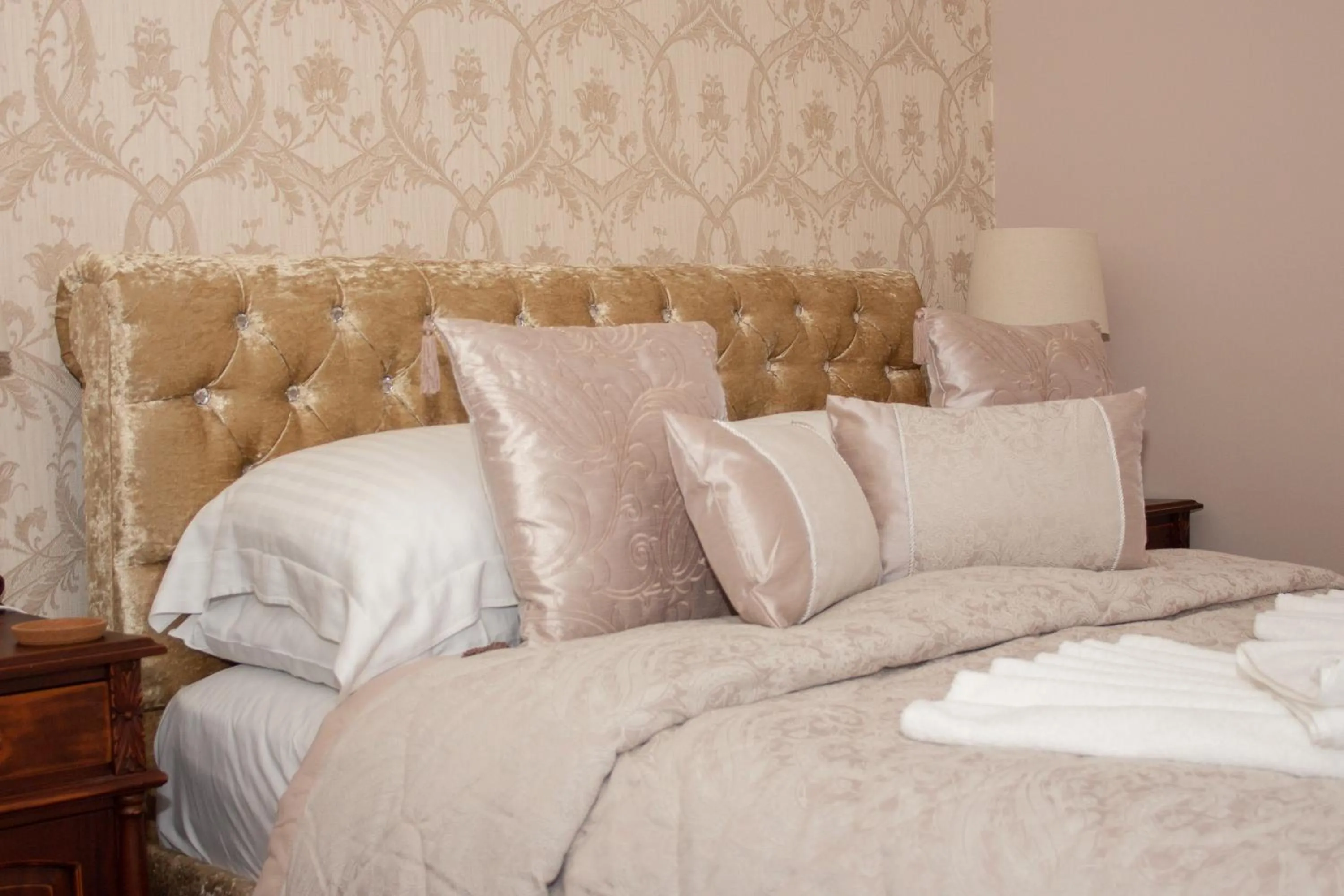 Bed in Beaumont Guest House Windermere - Adult Only - Free Car Park & Off Site access to the local Health Centre