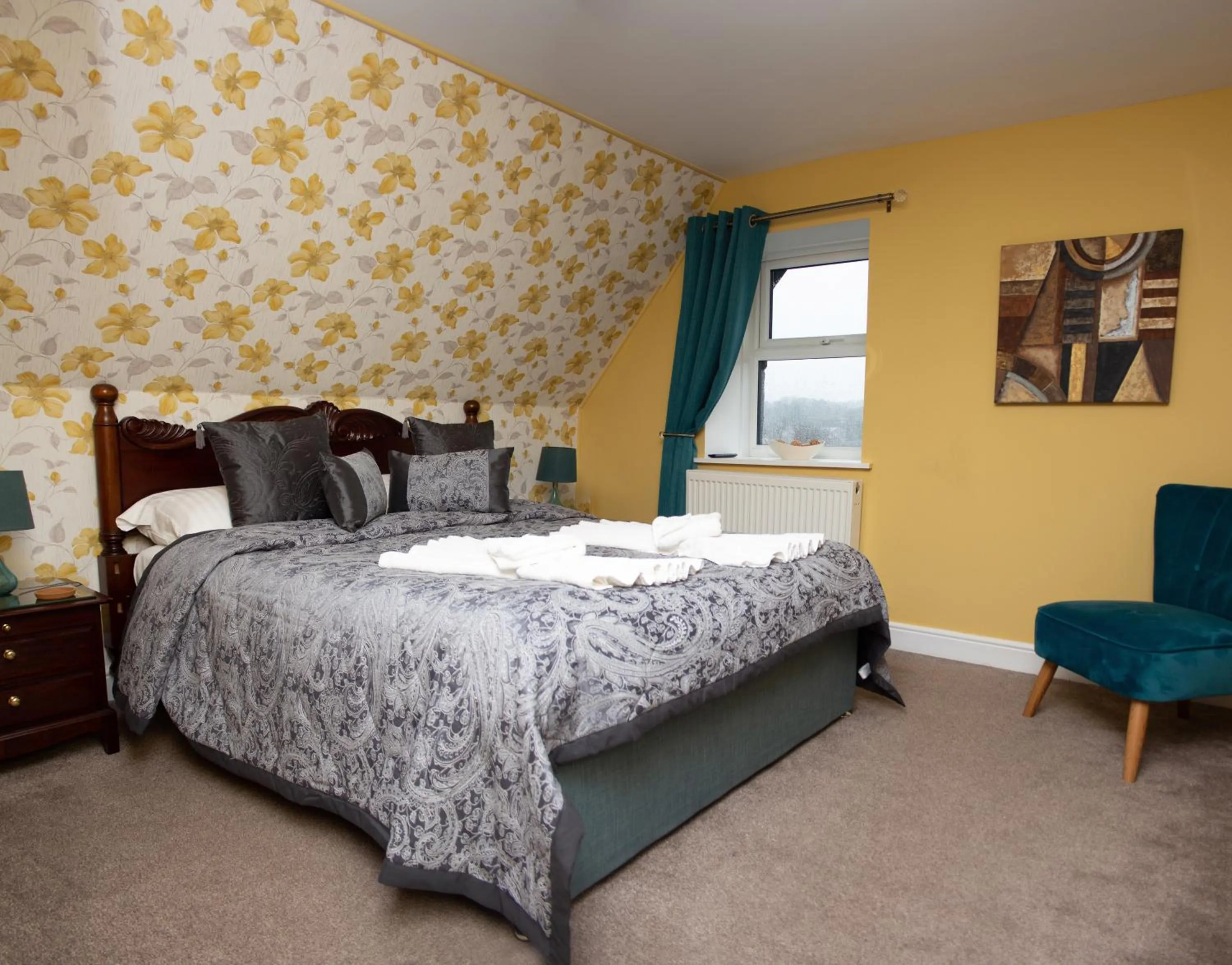 Bed in Beaumont Guest House Windermere - Adult Only - Free Car Park & Off Site access to the local Health Centre