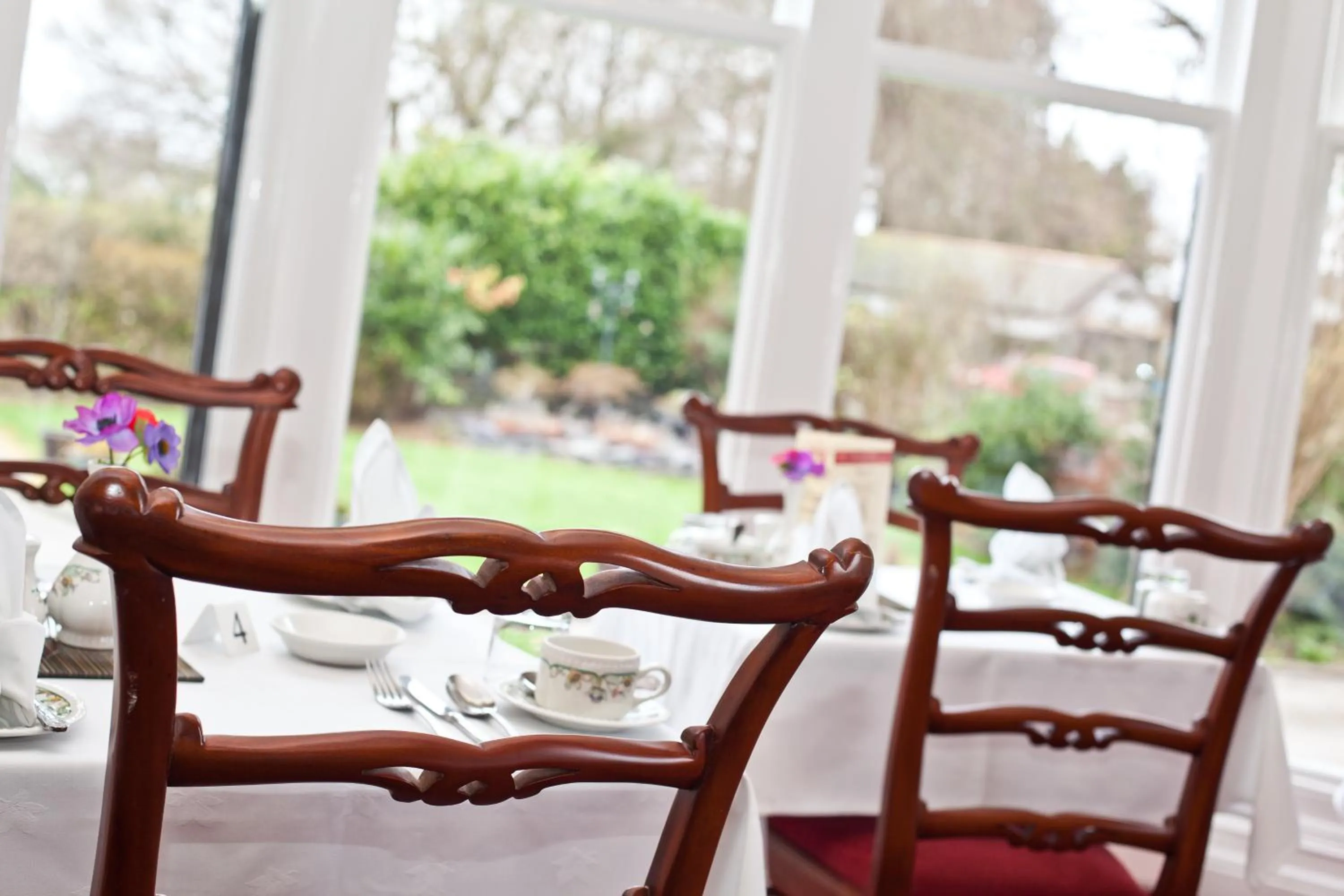 Restaurant/places to eat in Beaumont Guest House Windermere - Adult Only - Free Car Park & Off Site access to the local Health Centre
