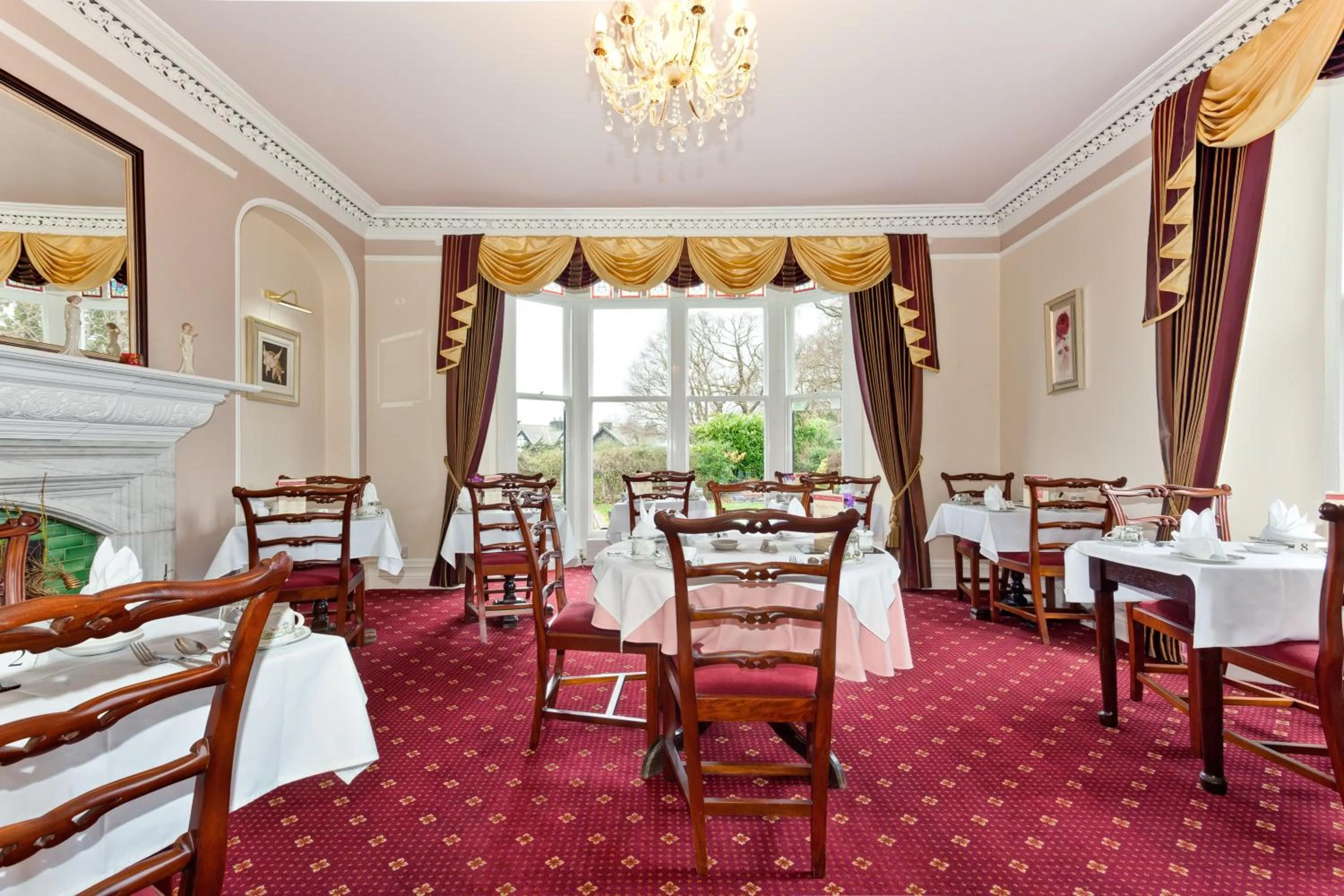 Restaurant/places to eat in Beaumont Guest House Windermere - Adult Only - Free Car Park & Off Site access to the local Health Centre
