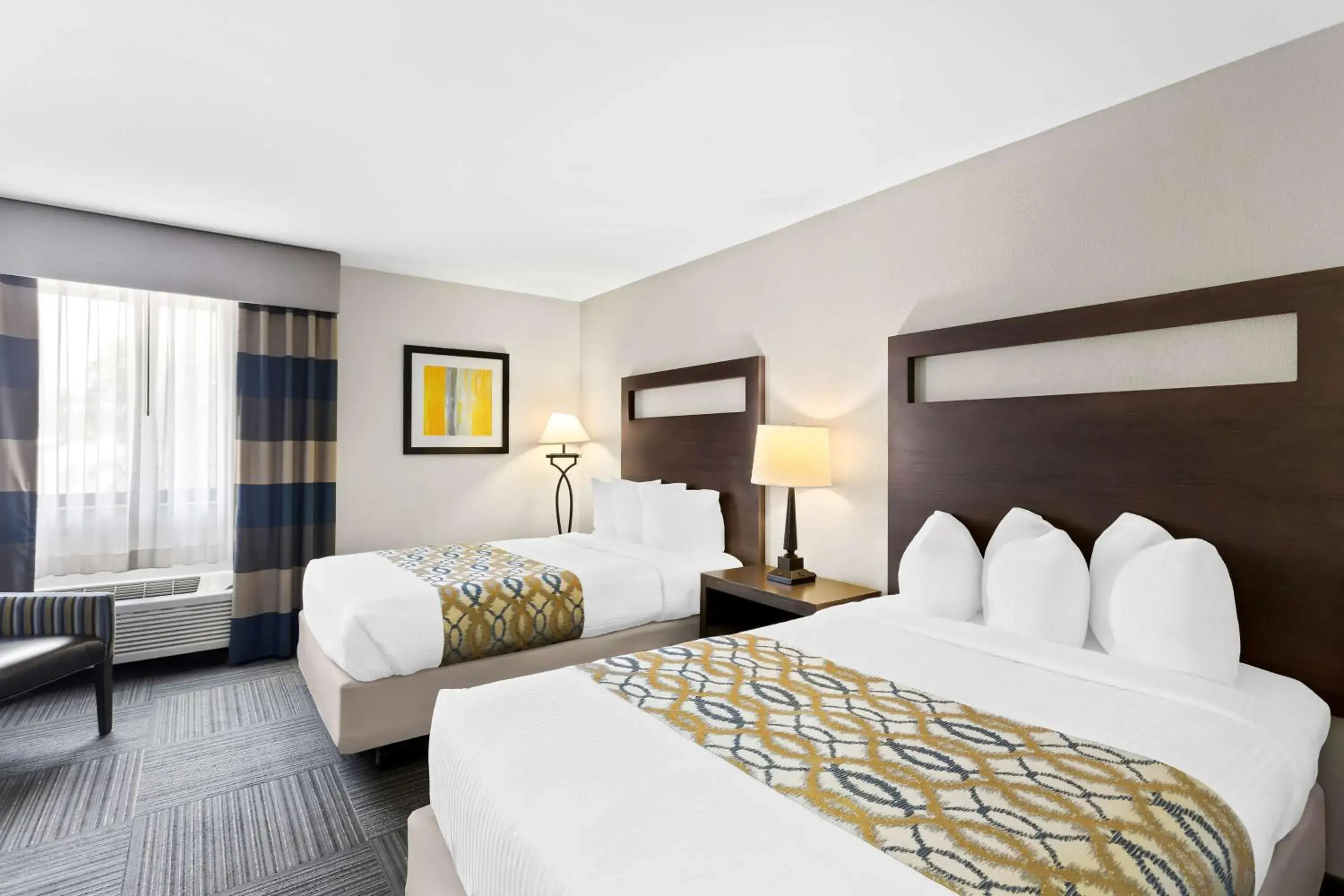 Bedroom, Bed in Best Western Naperville Inn Bedroom, Bed in Best Western Naperville Inn