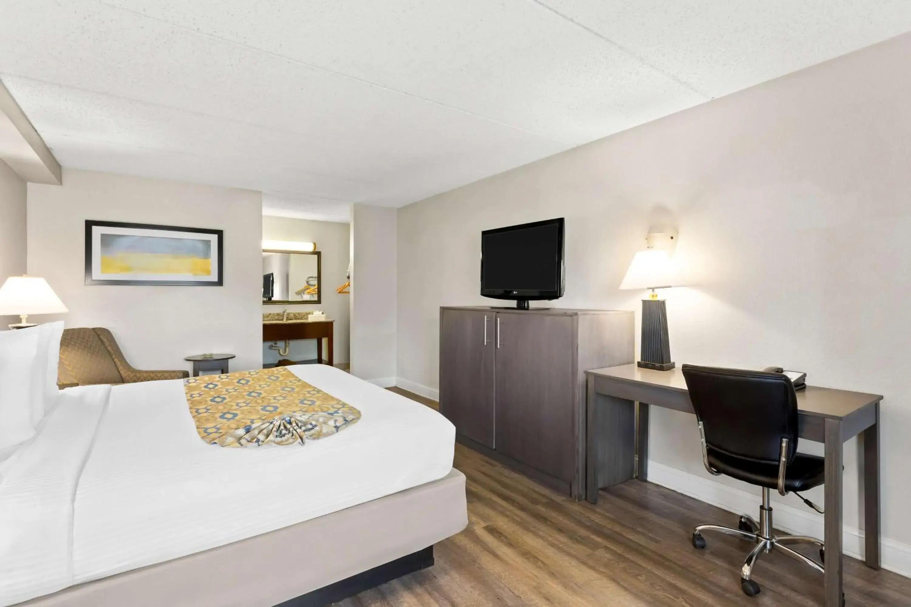 Bedroom, Bed in Best Western Naperville Inn Bedroom, Bed in Best Western Naperville Inn