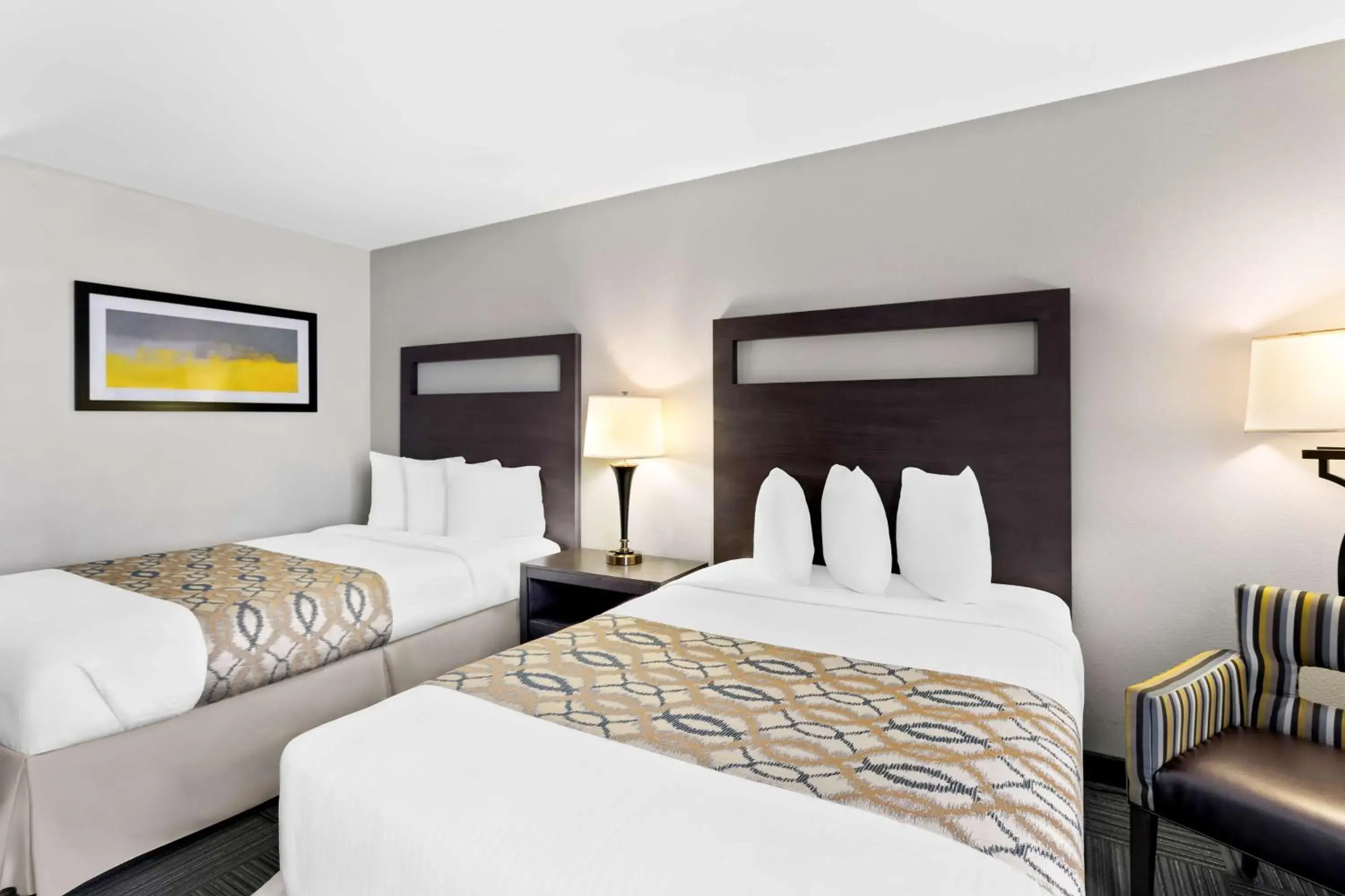 Double Room with Two Double Beds and Bath Tub - Disability Access/Smoking in Best Western Naperville Inn Double Room with Two Double Beds and Bath Tub - Disability Access/Smoking in Best Western Naperville Inn