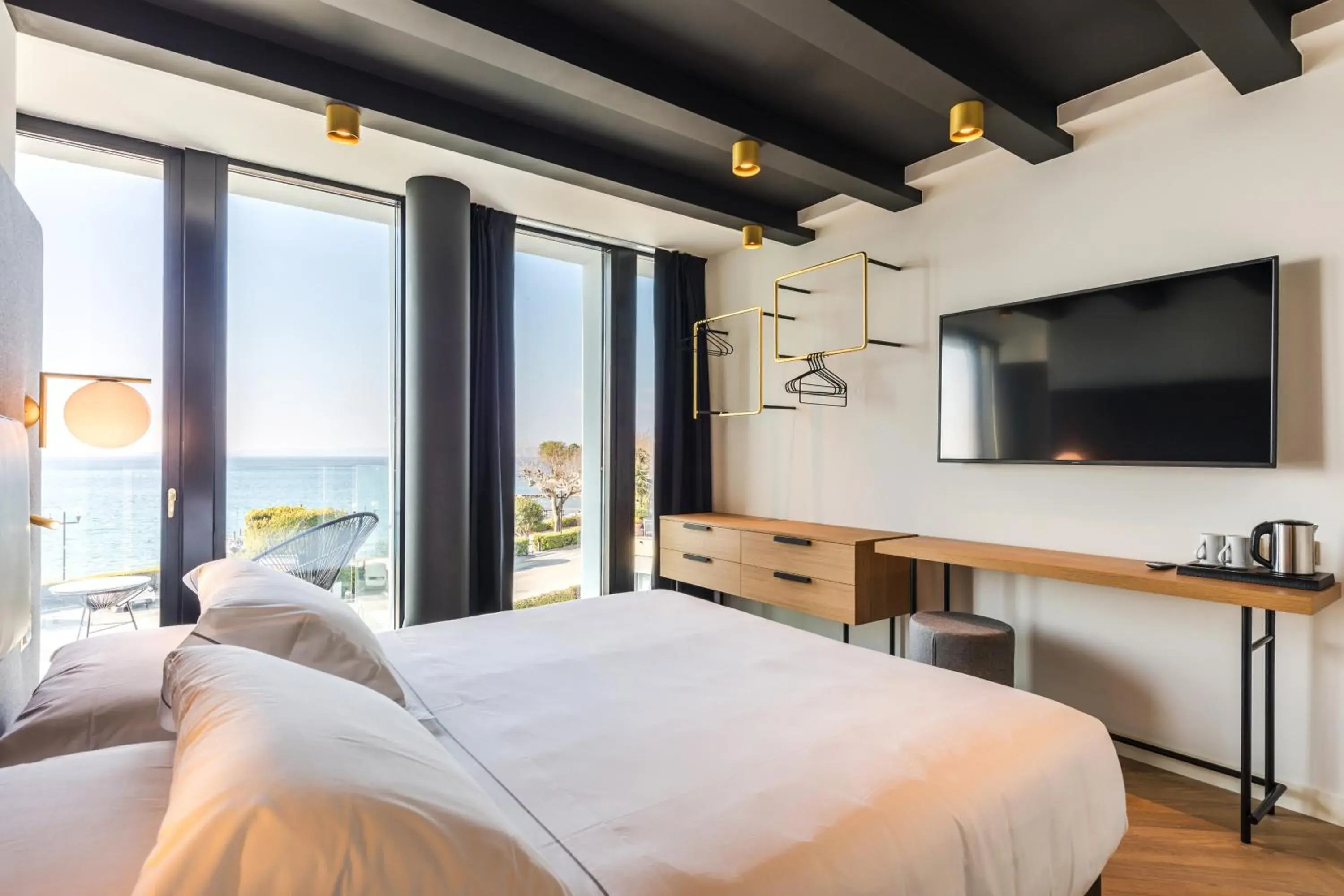 Superior Double Room with Balcony and Lake View in MaisonMe Boutique Hotel Superior Double Room with Balcony and Lake View in MaisonMe Boutique Hotel