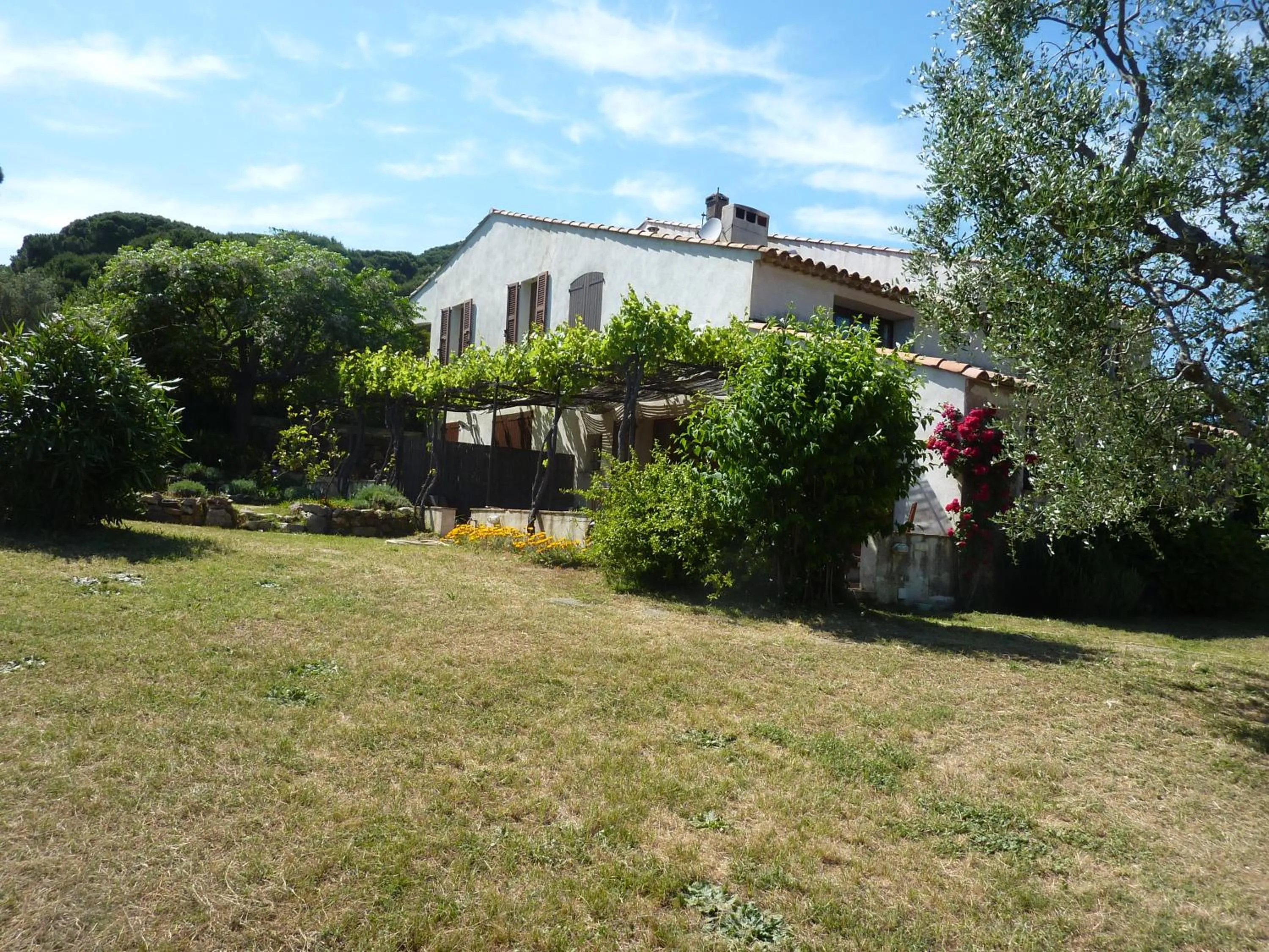 FERME DU MOULIN ROUX- 2 superbes appartements- 2cbres chacun- classé 3 étoiles, climatisés
