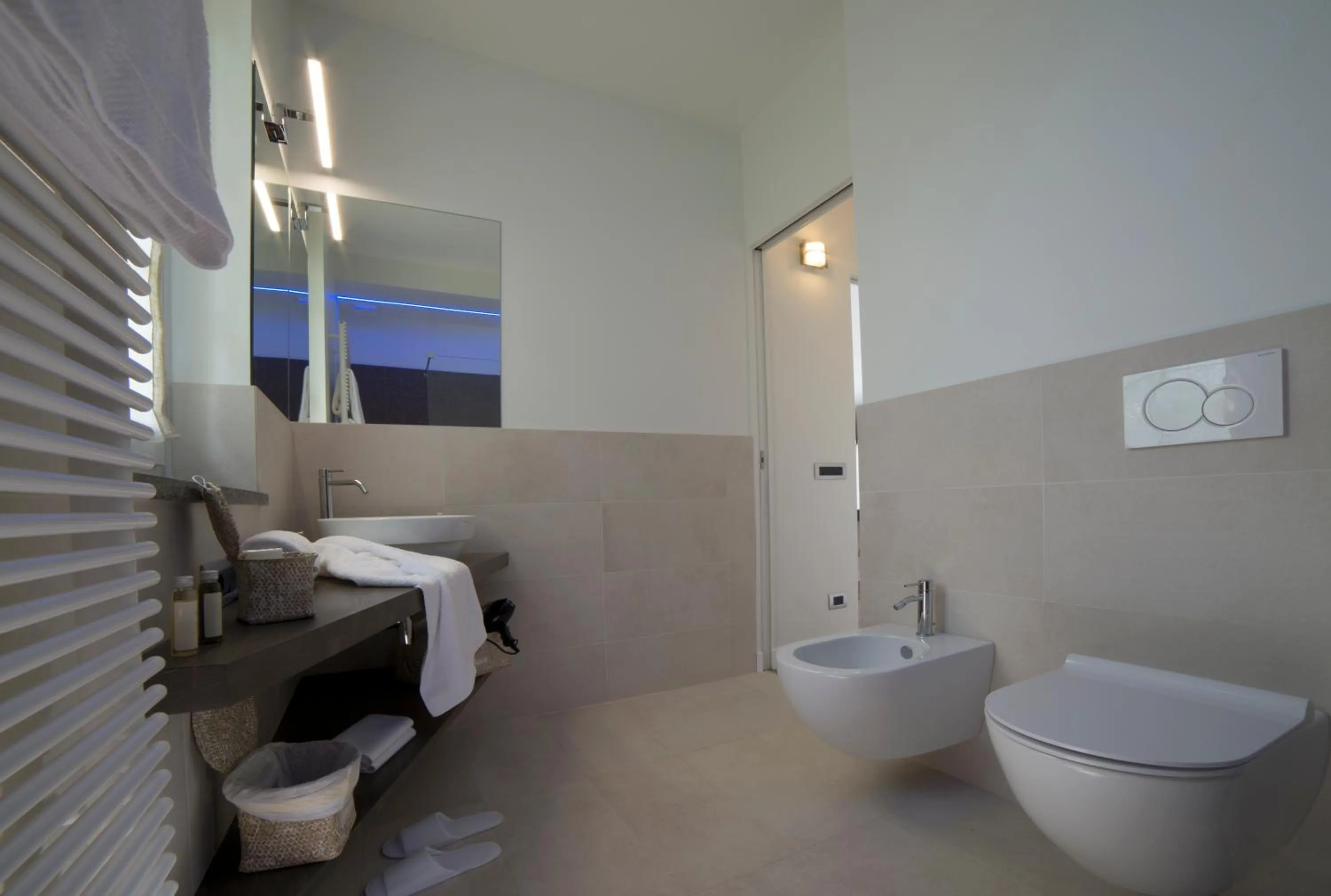 Toilet in Cascina36 B&B