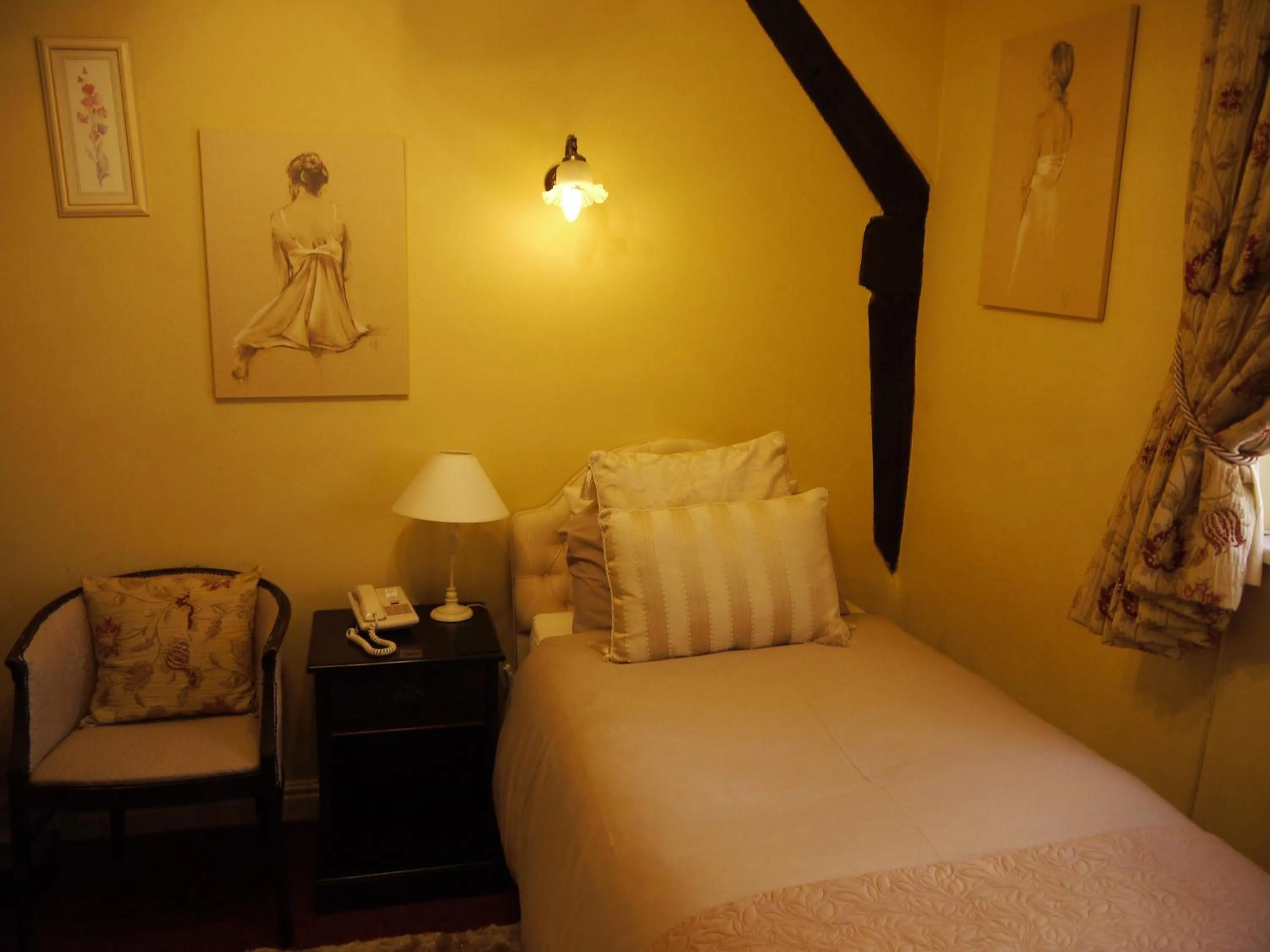 Bed in The Bell Hotel