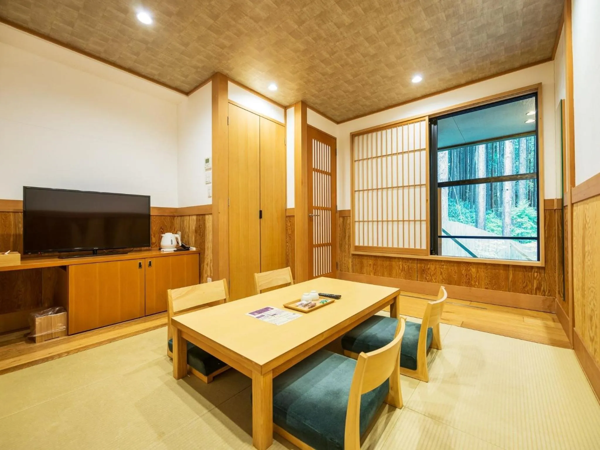 Photo of the whole room in Susukinohara Ichinoyu