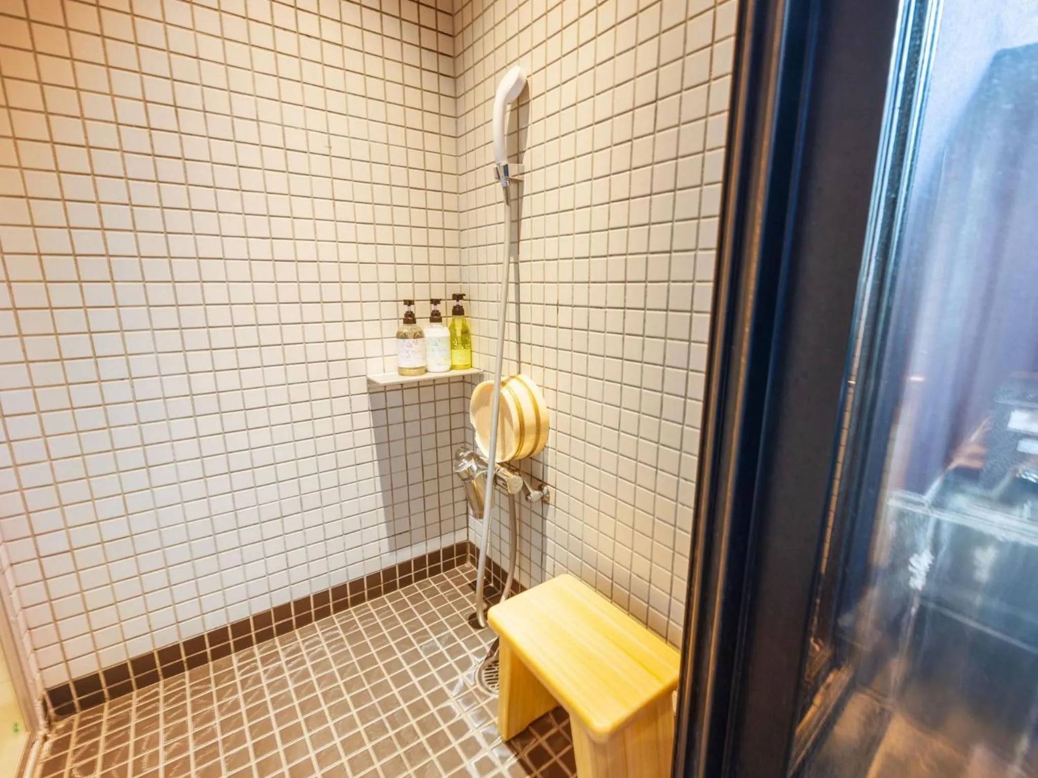 Shower in Susukinohara Ichinoyu