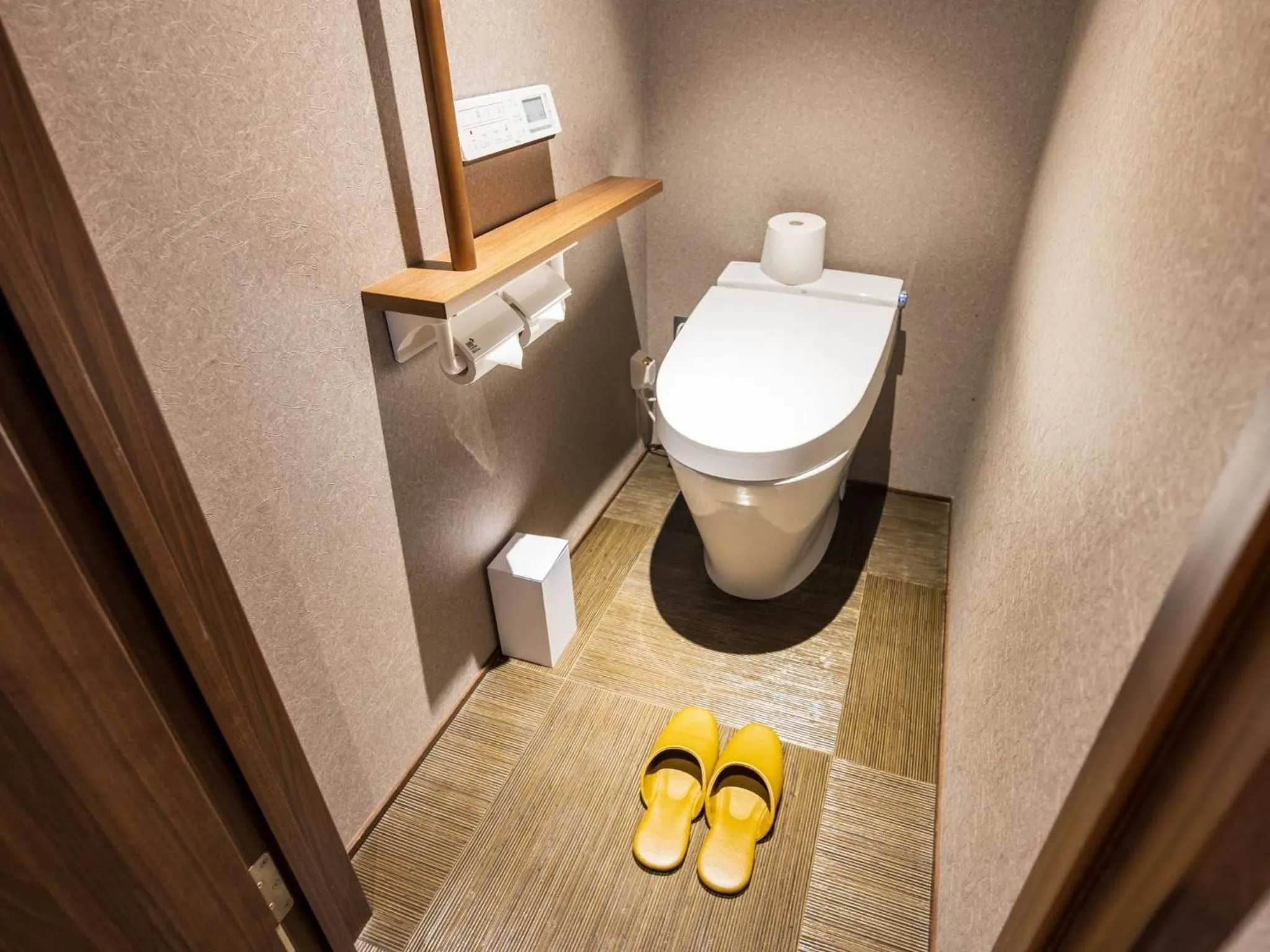 Toilet in Susukinohara Ichinoyu