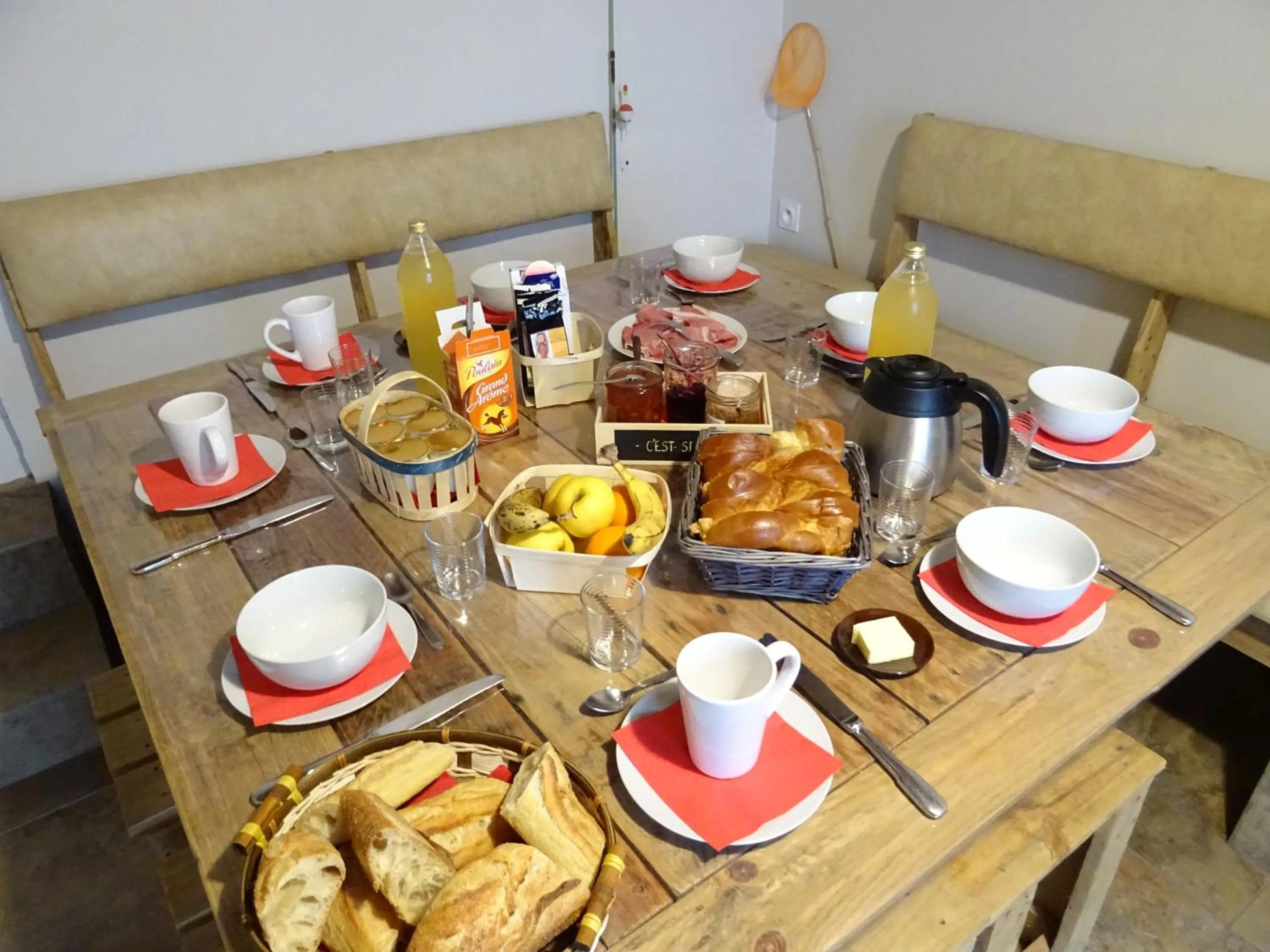 Breakfast in Terre et Eau Les chambres d'hotes B&B Sèvremont