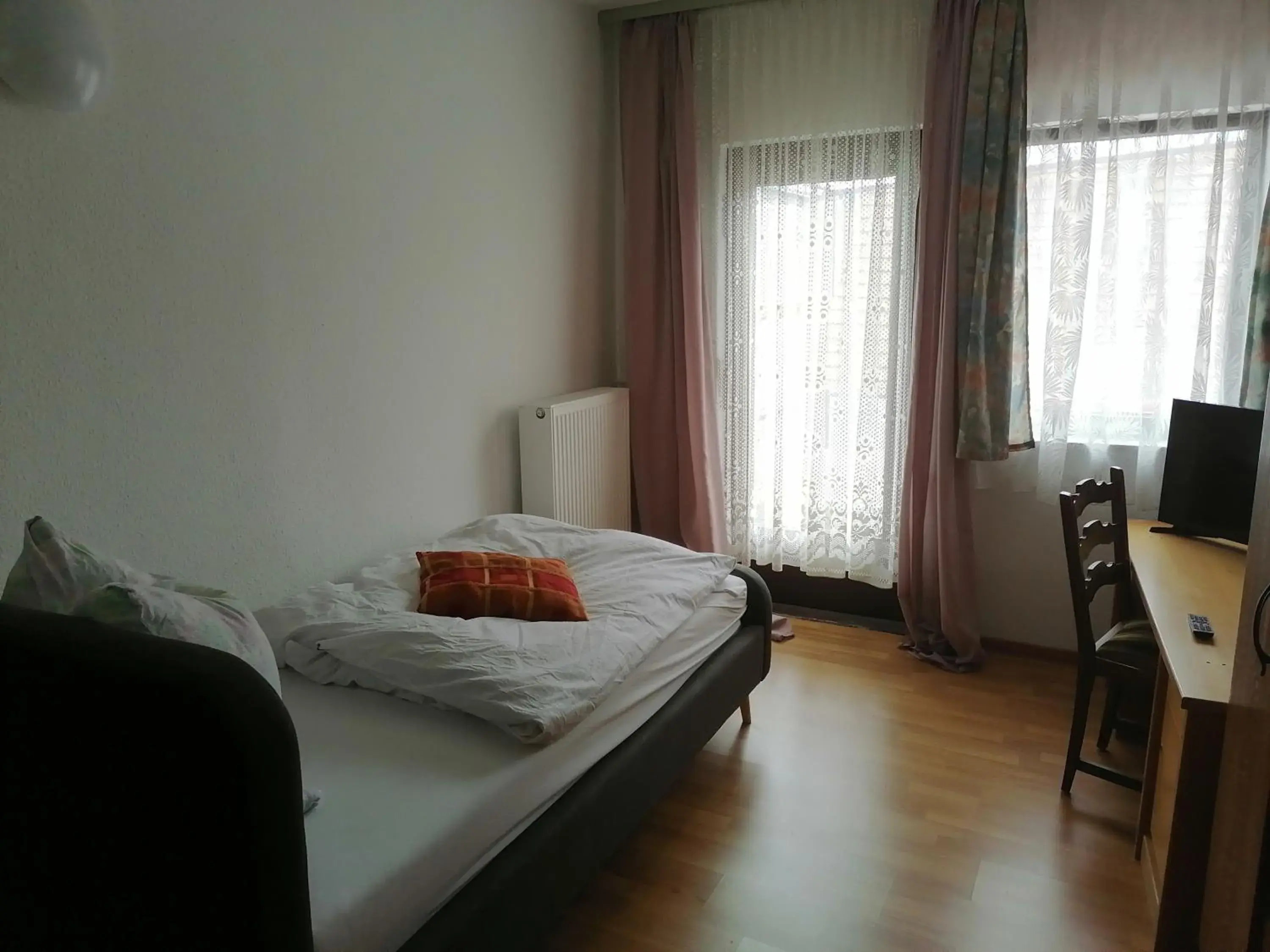Standard Single Room with Shared Bathroom in Gasthaus Zur Rose Standard Single Room with Shared Bathroom in Gasthaus Zur Rose
