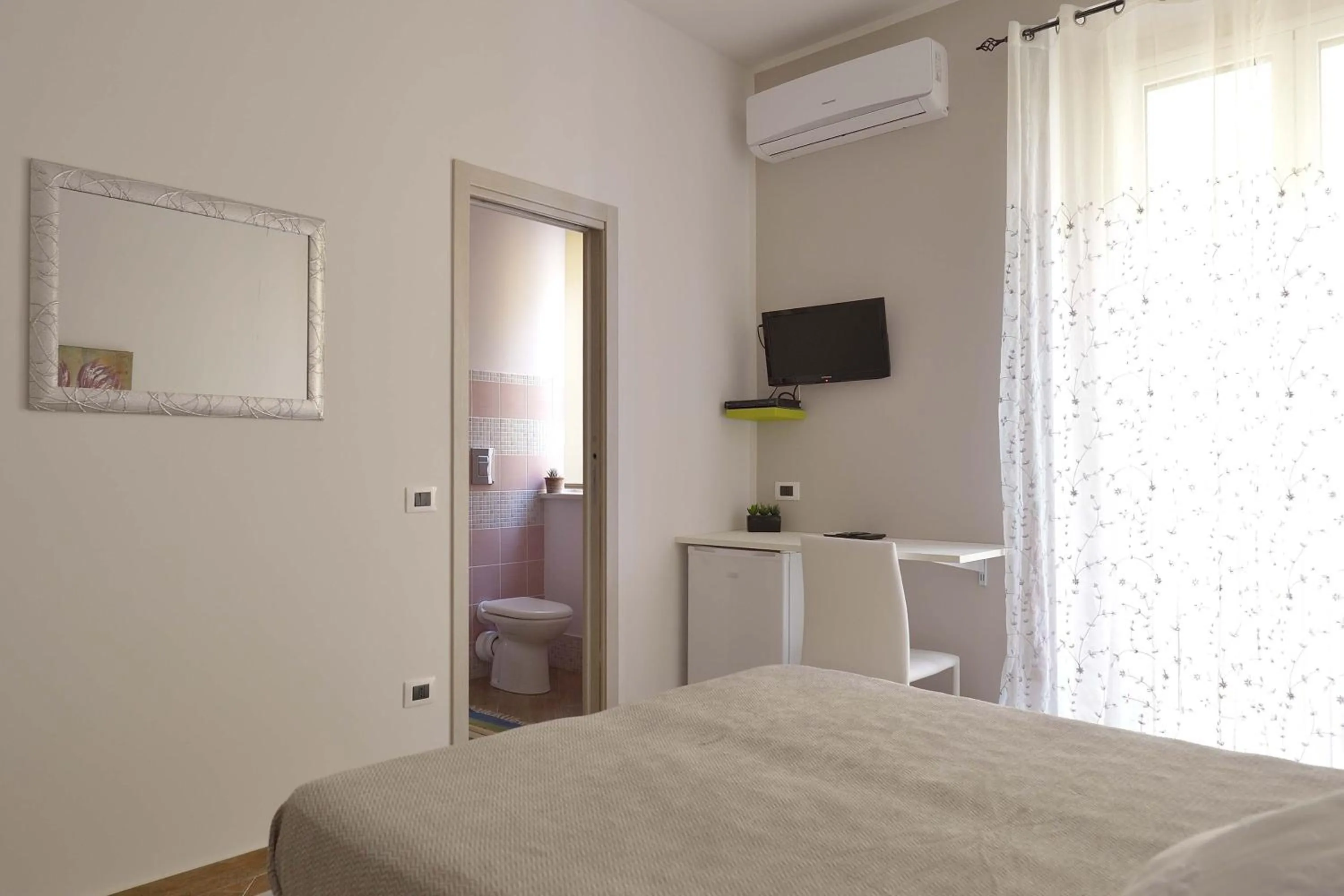 Bedroom, Bed in Cavaliere Costa