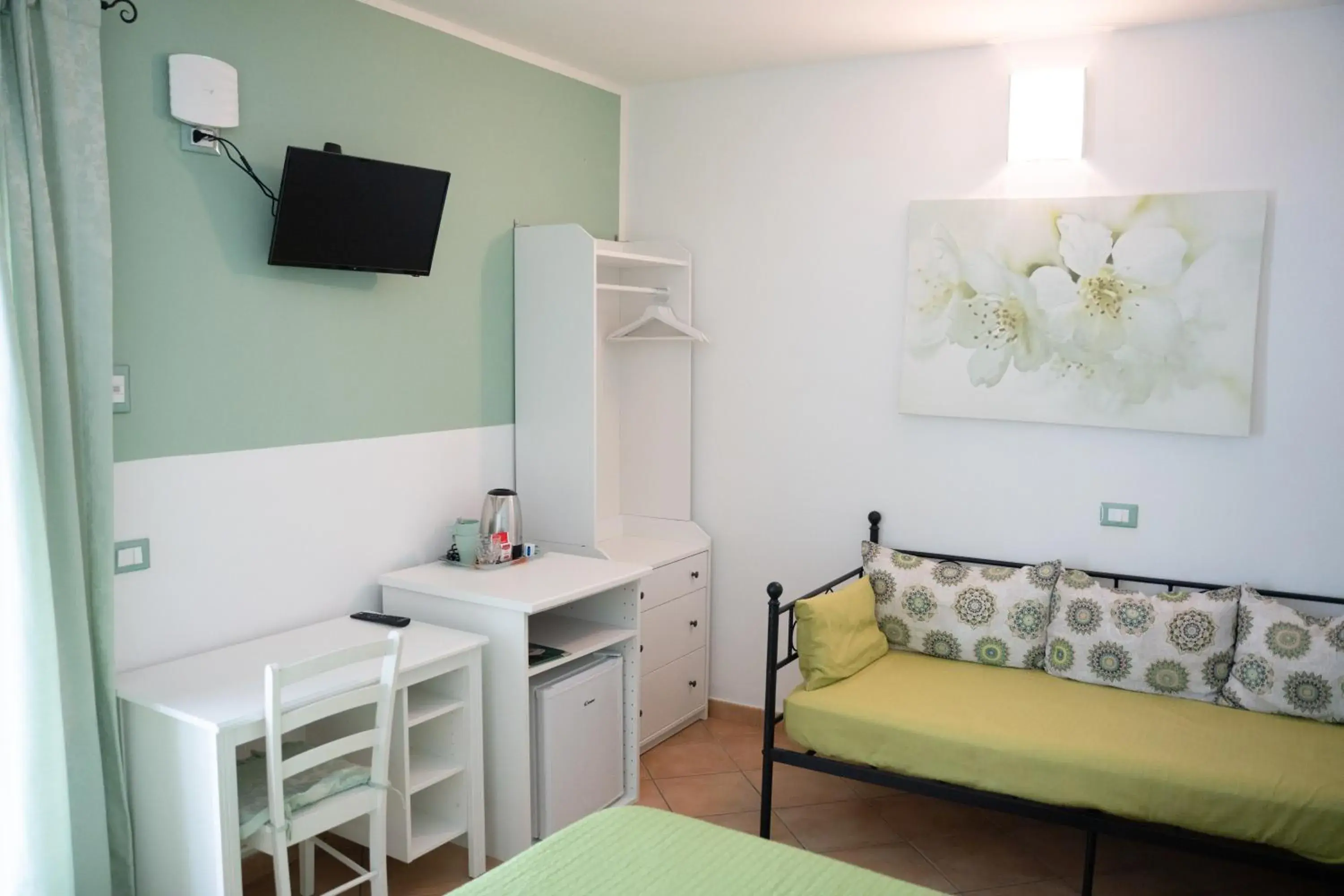 Triple Room in B&B Il Grande Salice Bike Friends Triple Room in B&B Il Grande Salice Bike Friends