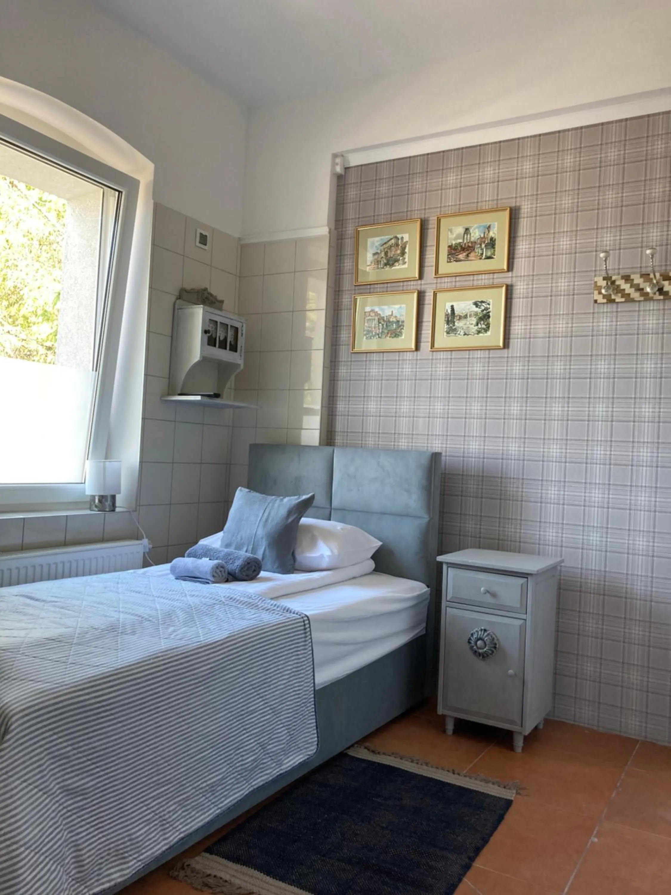 Photo of the whole room, Bed in Villa Italiana pokoje z prywatnymi łazienkami & Odnowa Biologiczna