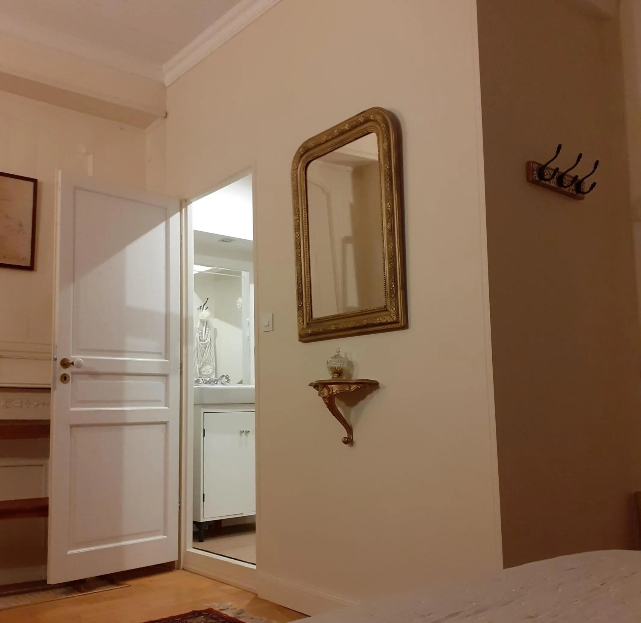 Property building in Manoir Tregont Mab