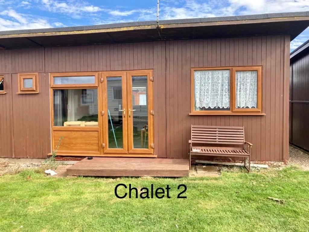 Atlanta Ceder Wood Chalet
