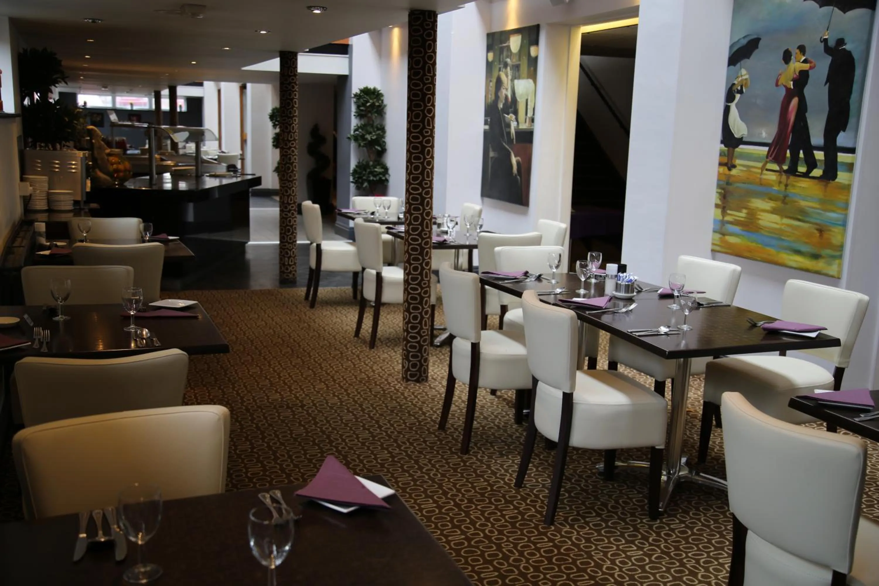 Restaurant/places to eat in Inn On The Prom At The Fernlea Hotel