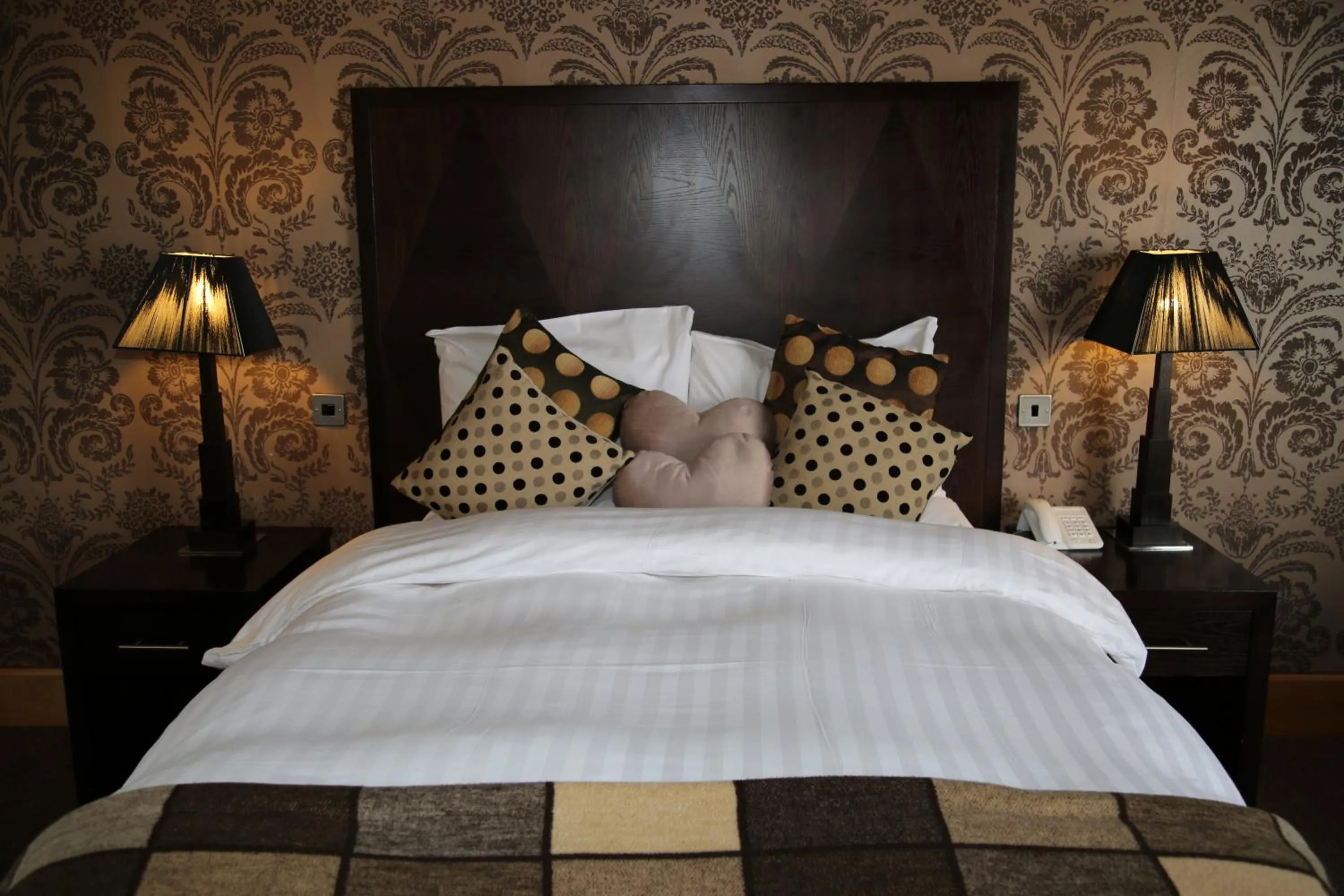 Bed in Inn On The Prom At The Fernlea Hotel