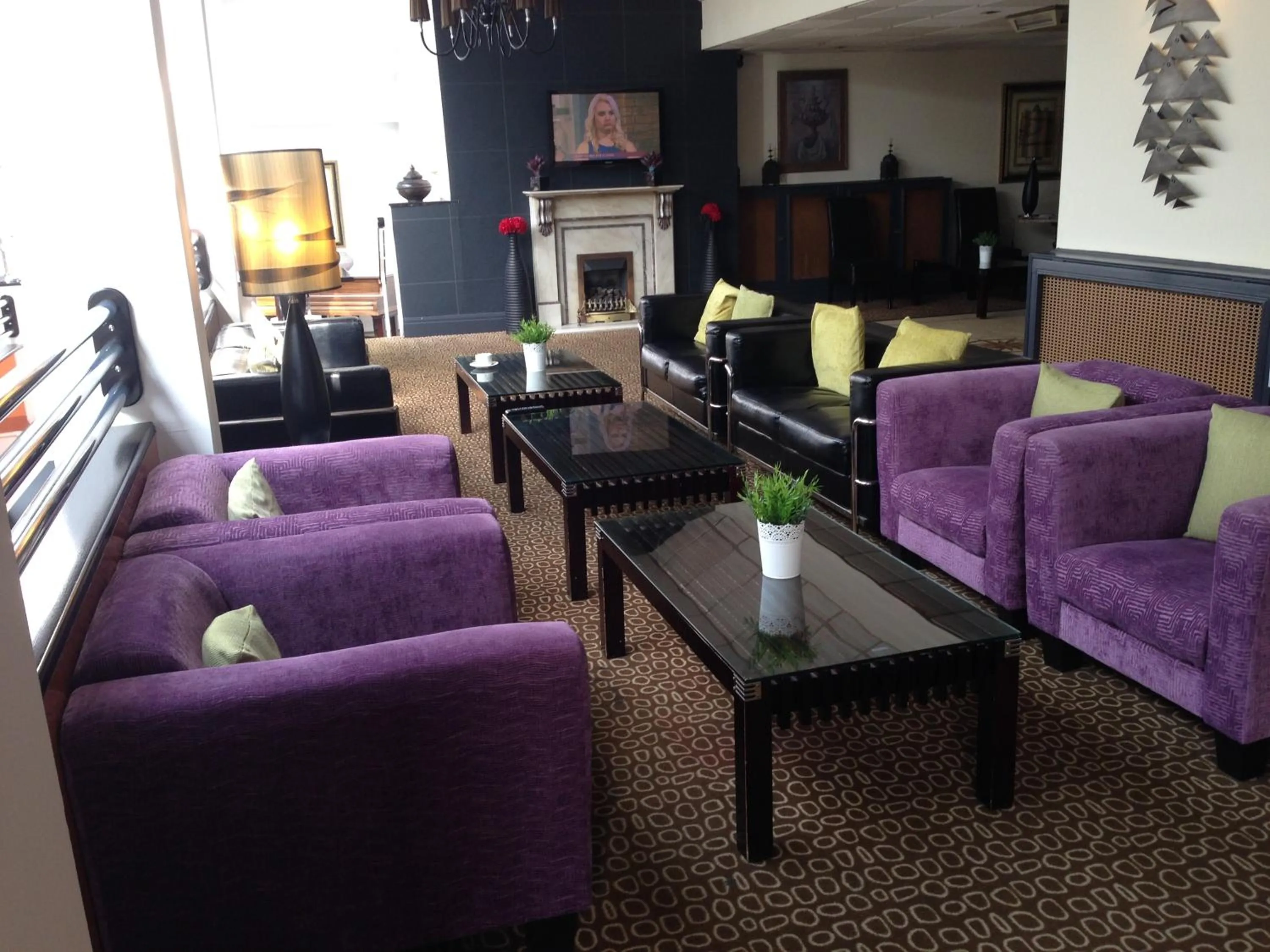 Lounge or bar in Inn On The Prom At The Fernlea Hotel