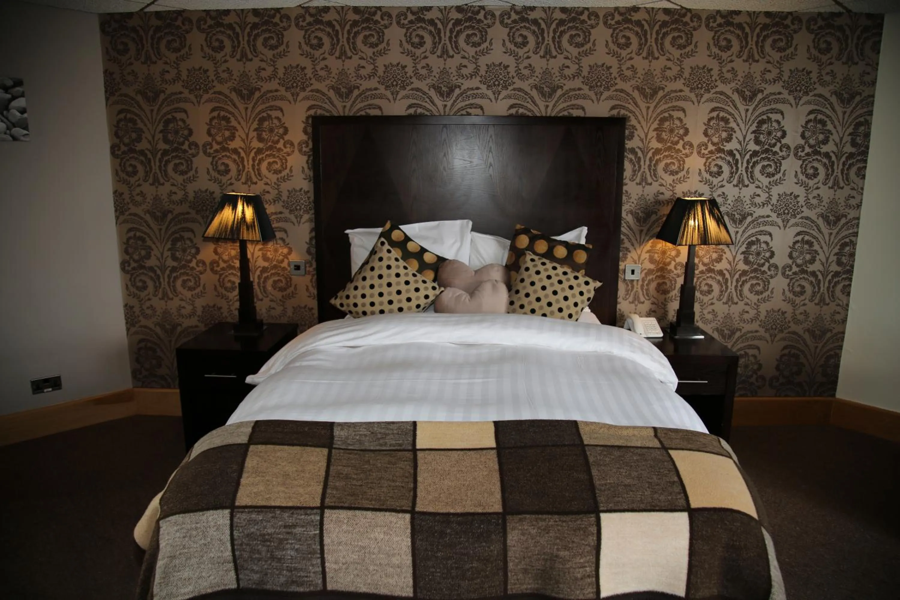 Bed in Inn On The Prom At The Fernlea Hotel