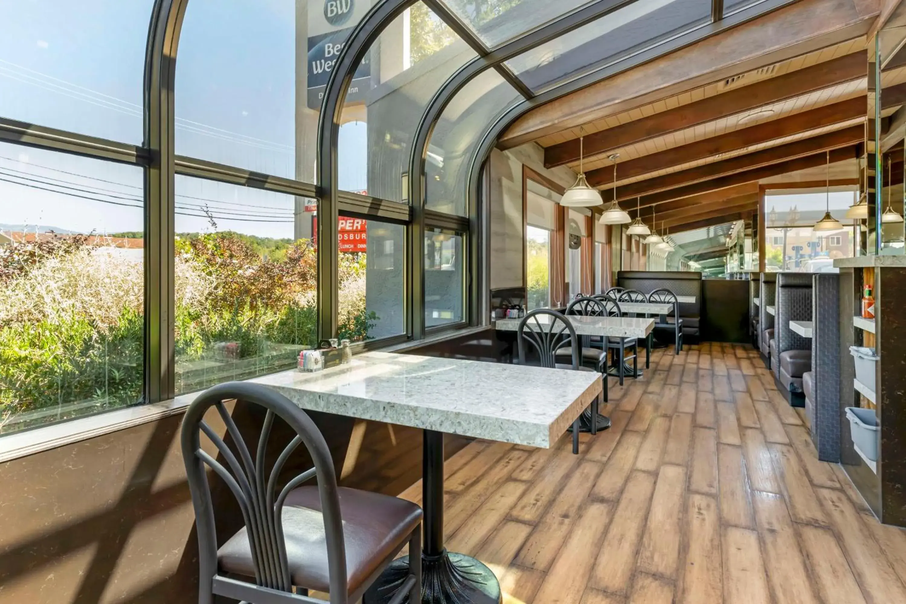 Restaurant/places to eat in Best Western Dry Creek Inn Restaurant/places to eat in Best Western Dry Creek Inn