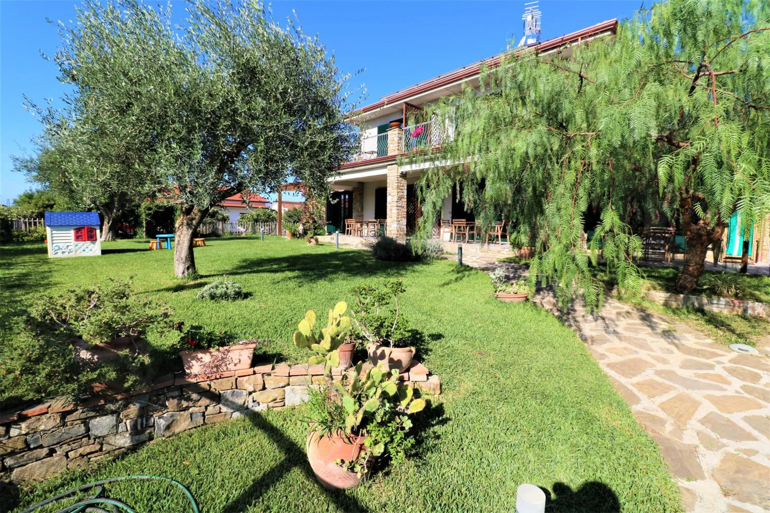 Property building in Villa di Marinella