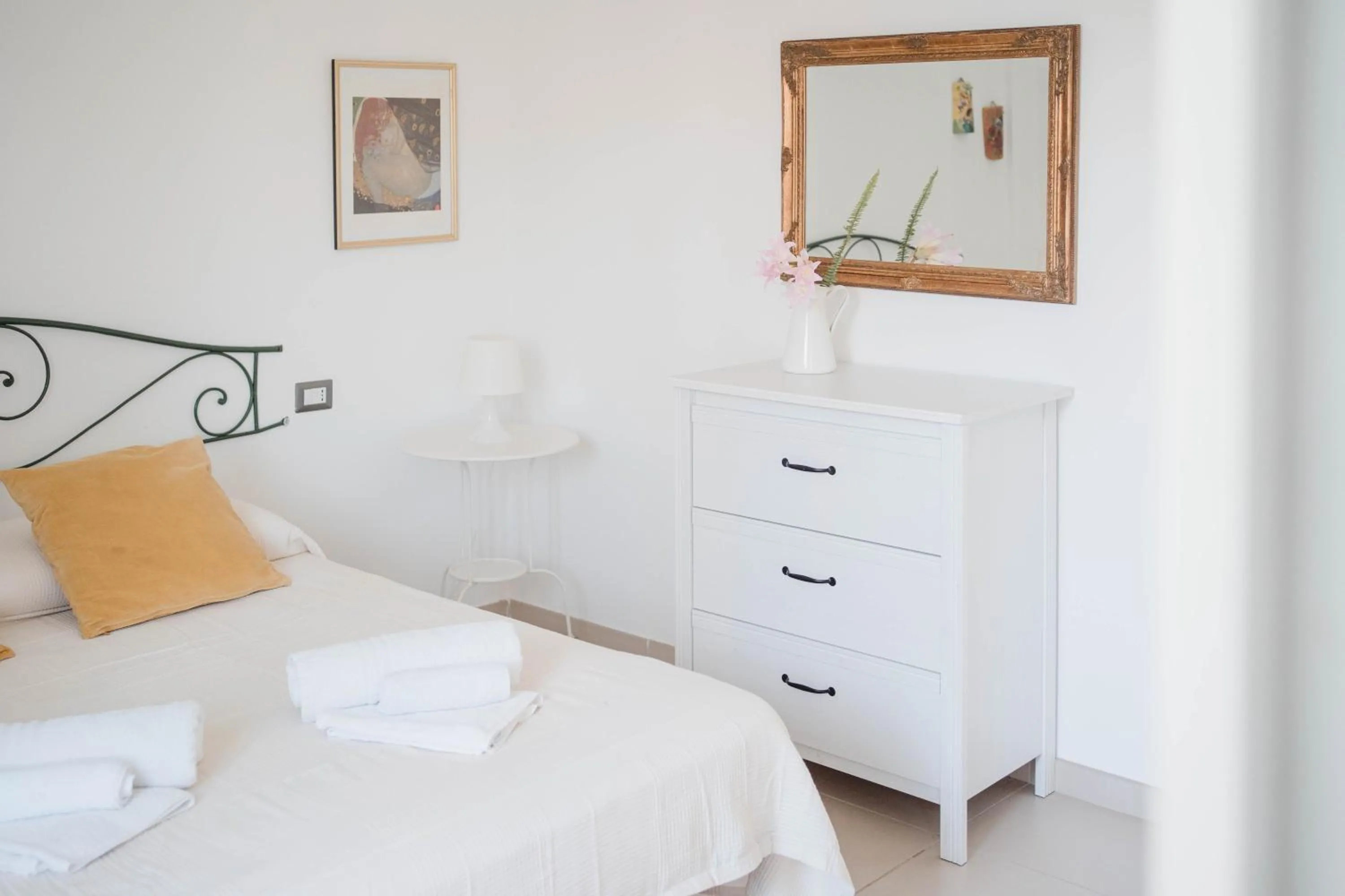 Bedroom, Bed in Villa di Marinella