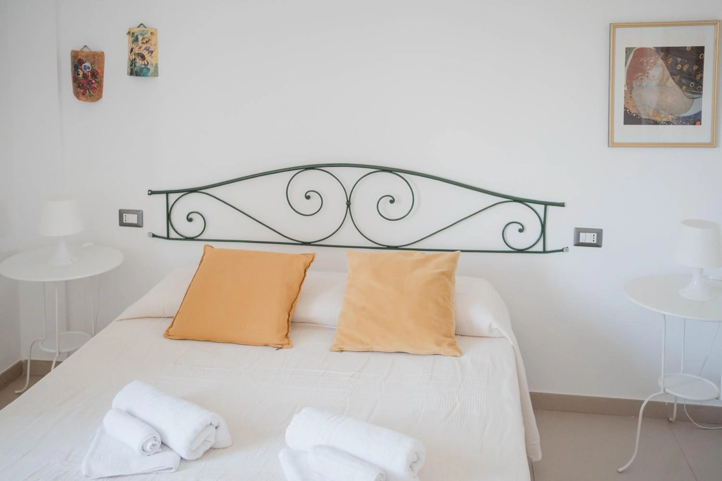 Bedroom, Bed in Villa di Marinella