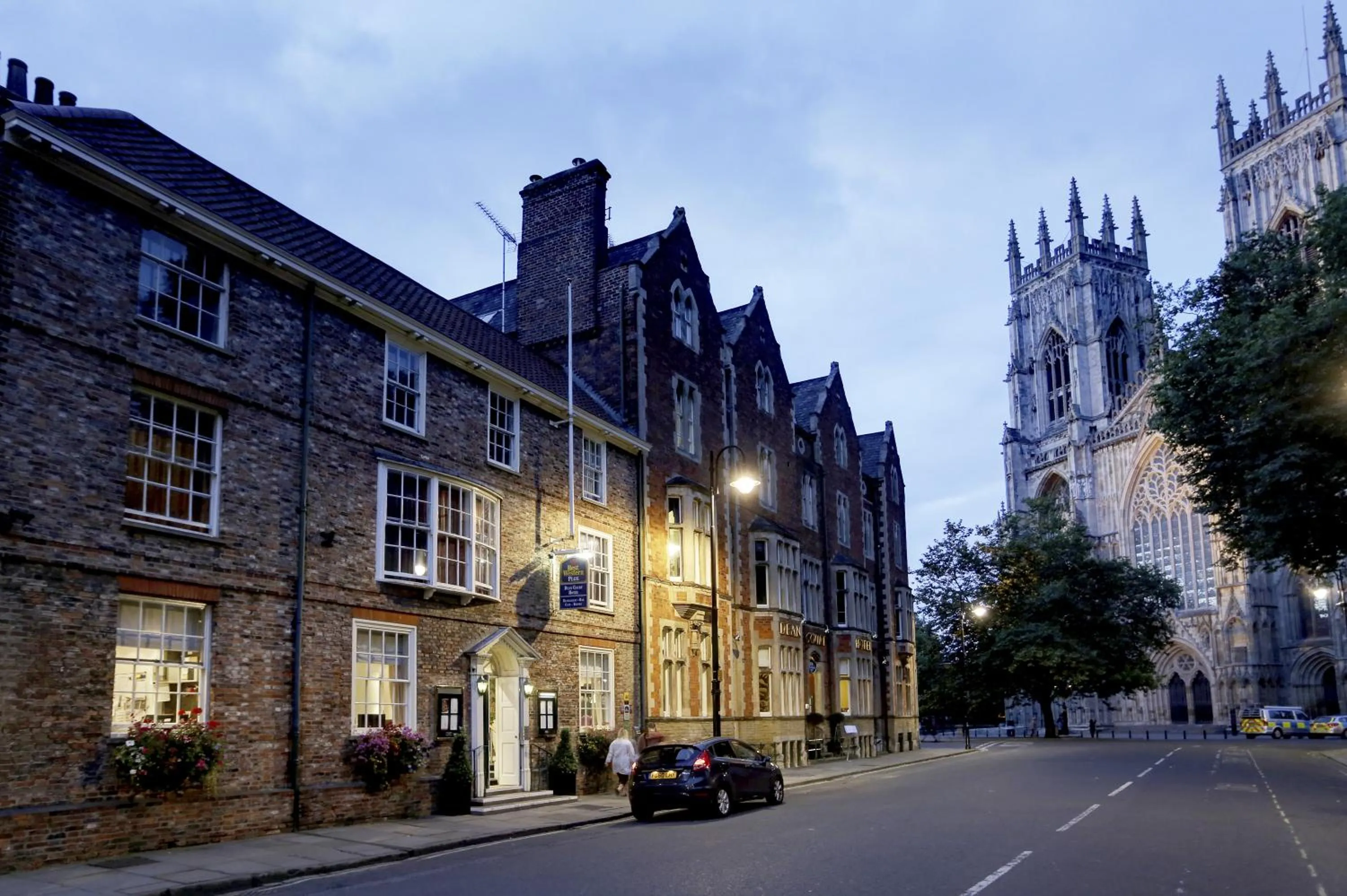 Neighbourhood in The Dean Court