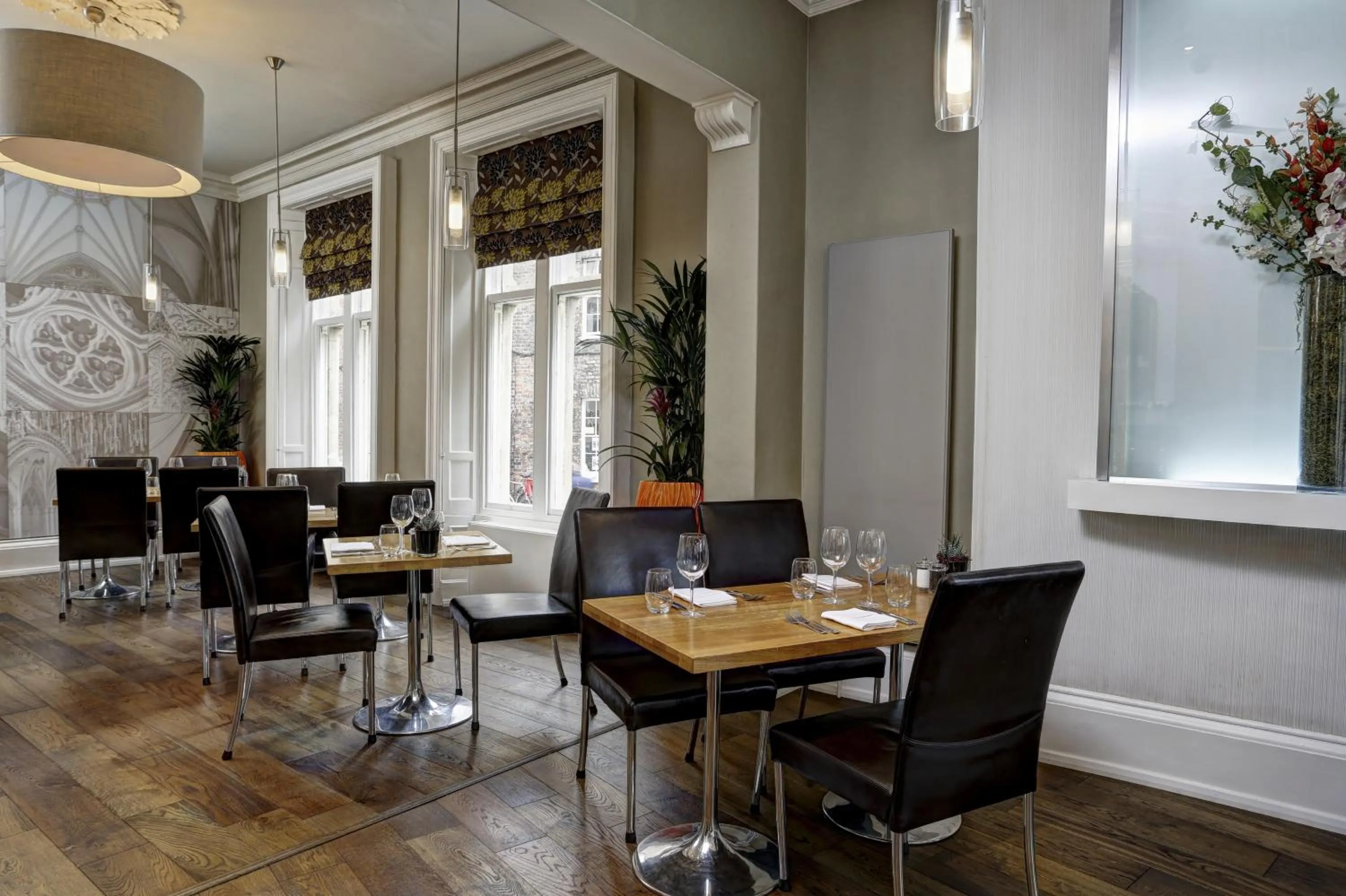 Restaurant/places to eat in The Dean Court