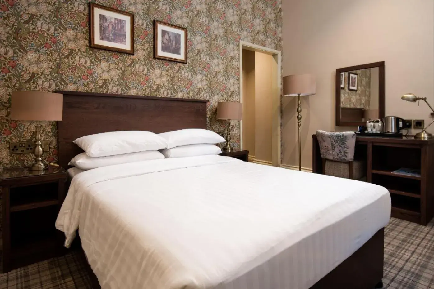 Double Room - single occupancy in The Dean Court Double Room - single occupancy in The Dean Court