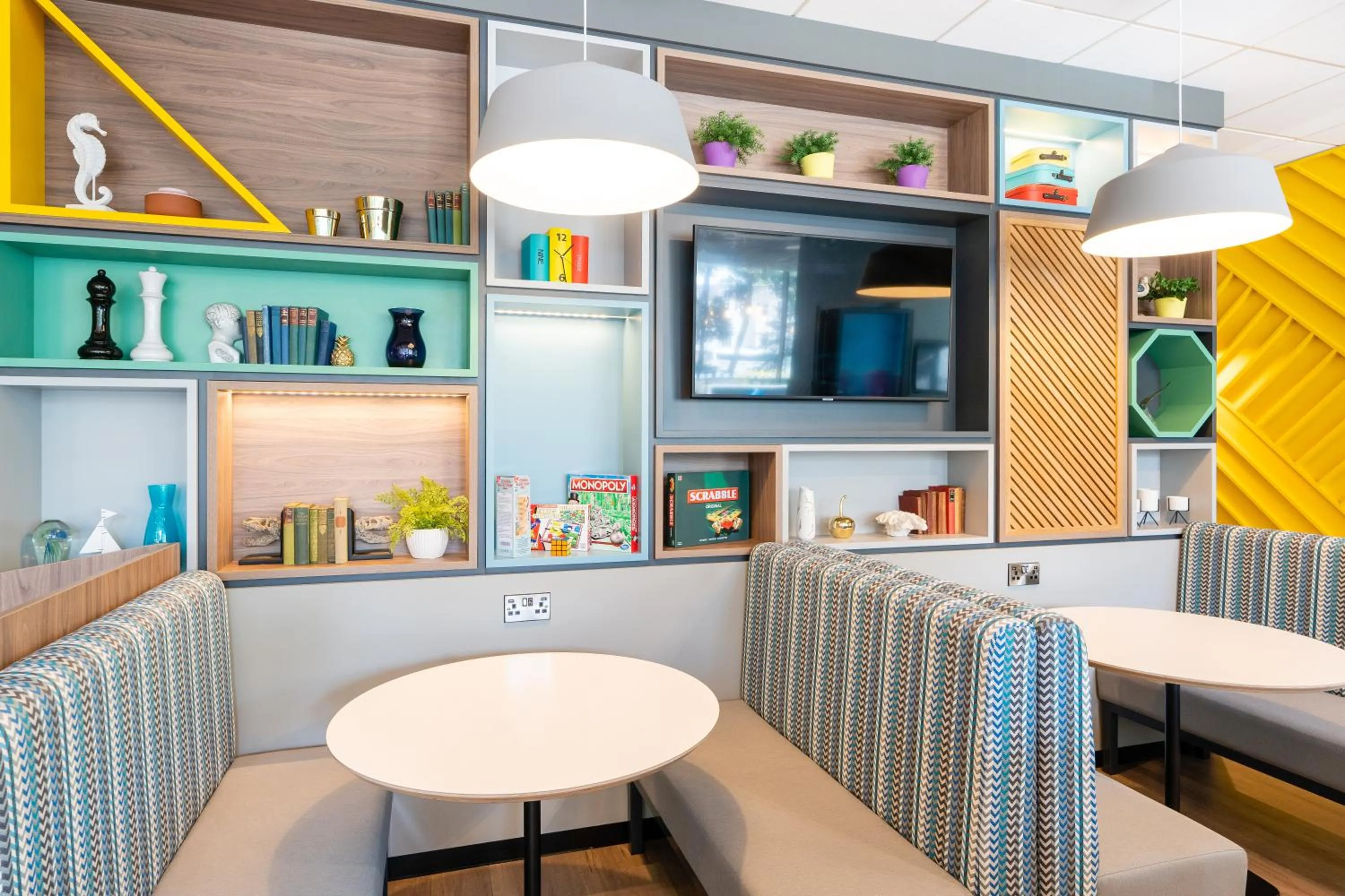 Restaurant/places to eat in Holiday Inn Bournemouth by IHG