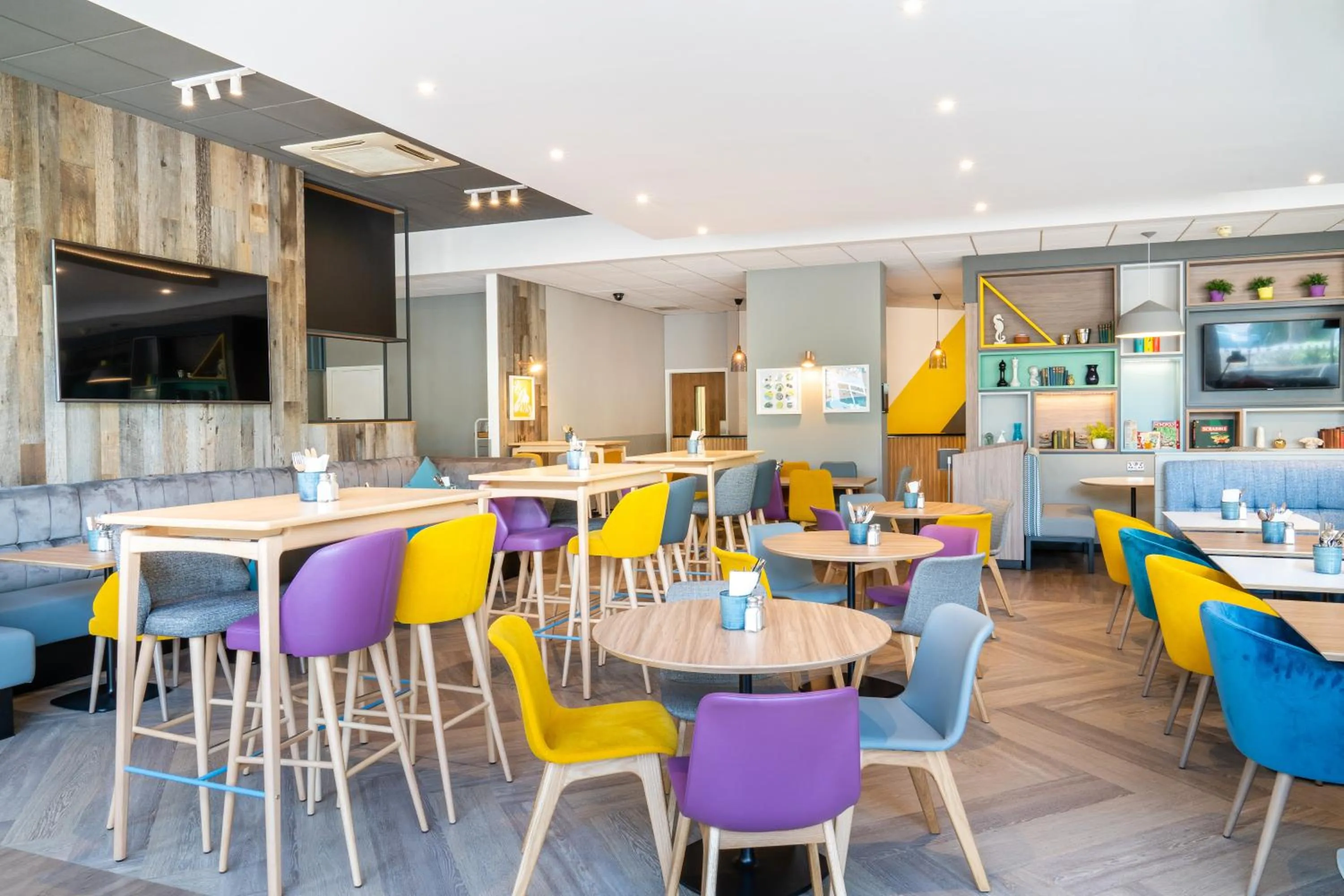 Restaurant/places to eat in Holiday Inn Bournemouth by IHG