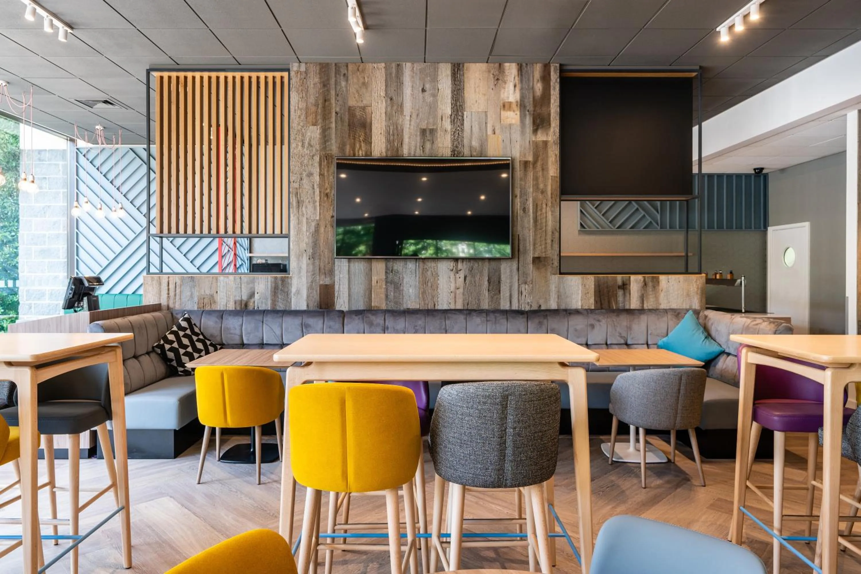 Restaurant/places to eat in Holiday Inn Bournemouth by IHG