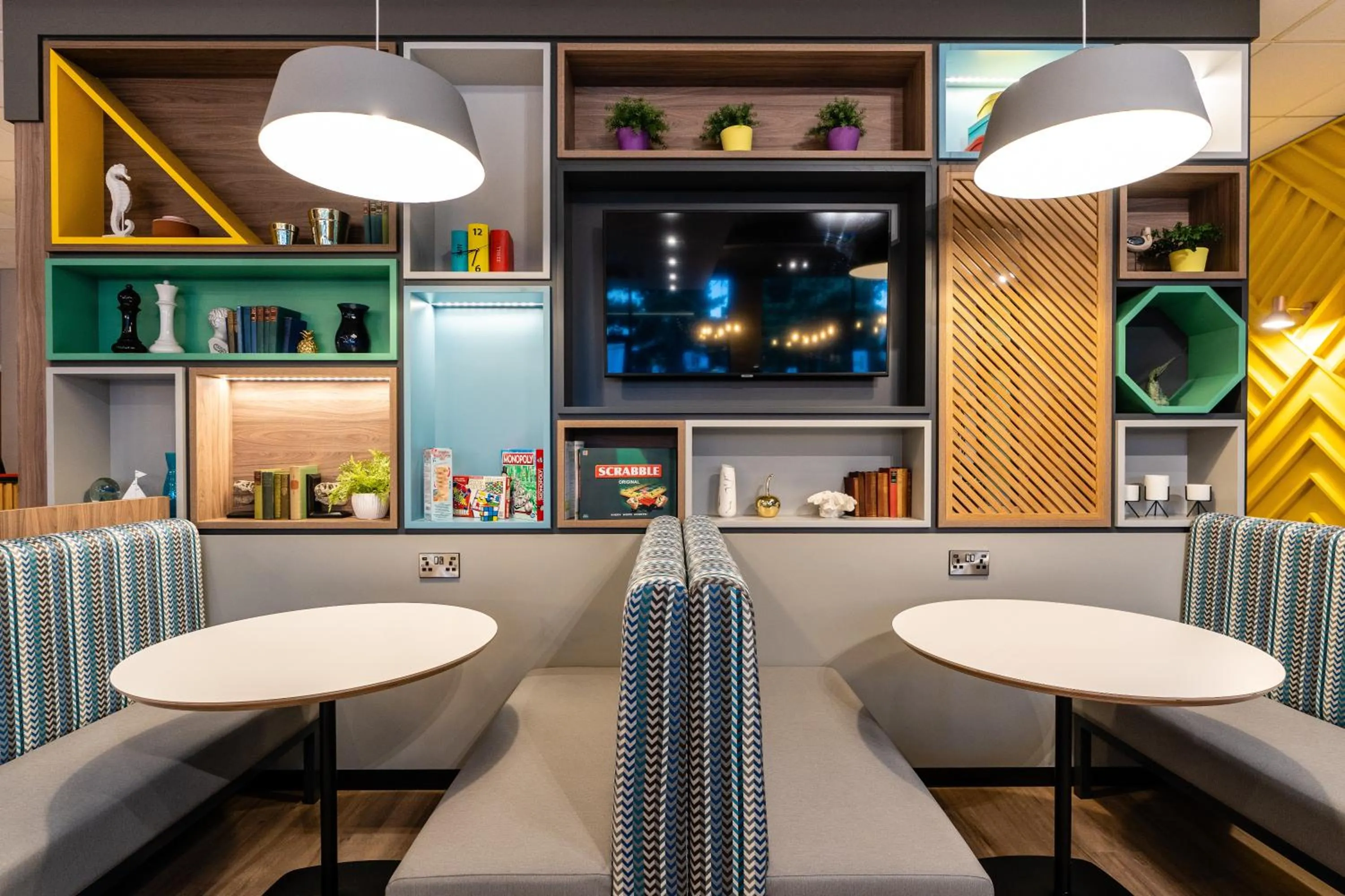 Restaurant/places to eat in Holiday Inn Bournemouth by IHG