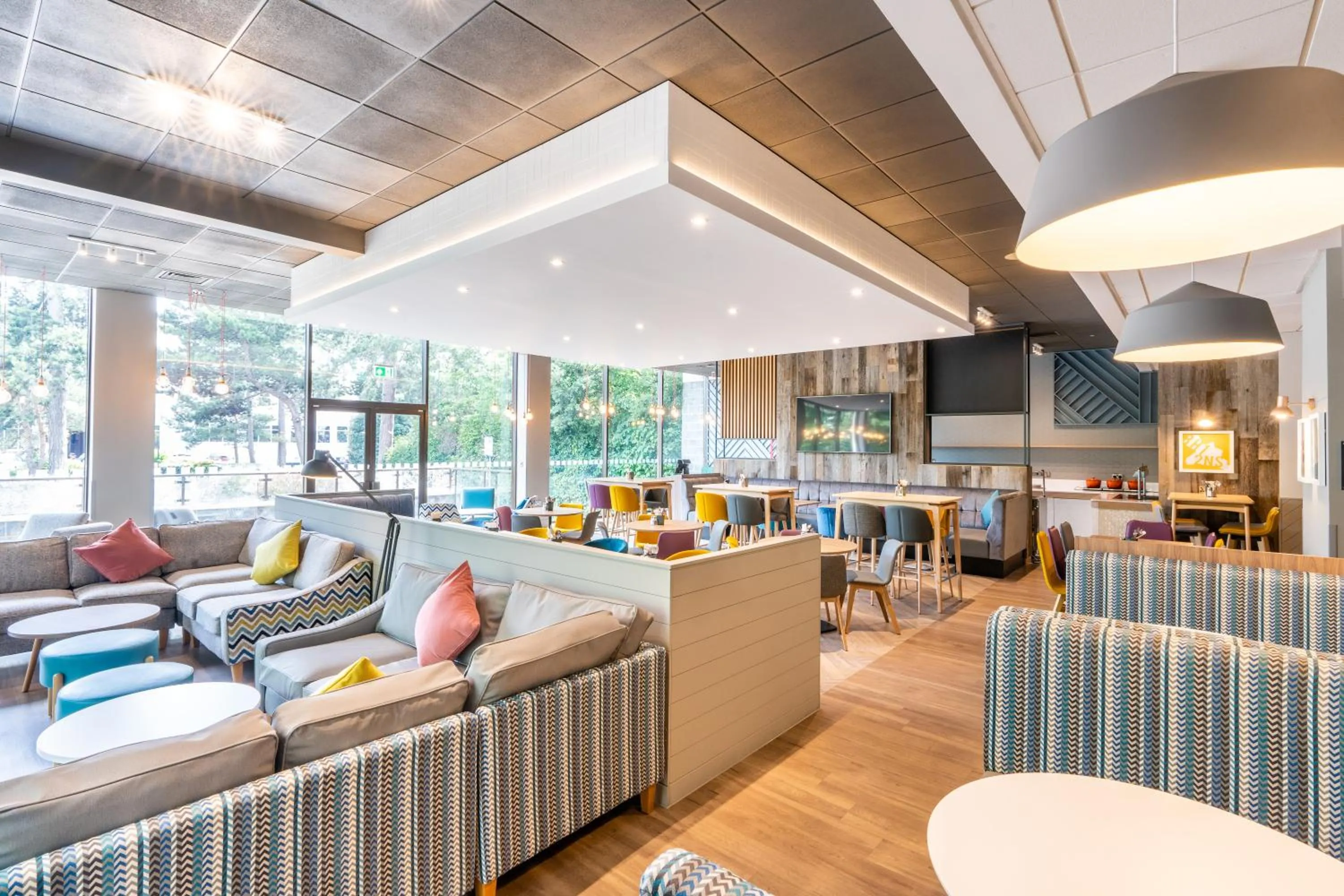 Restaurant/places to eat in Holiday Inn Bournemouth by IHG