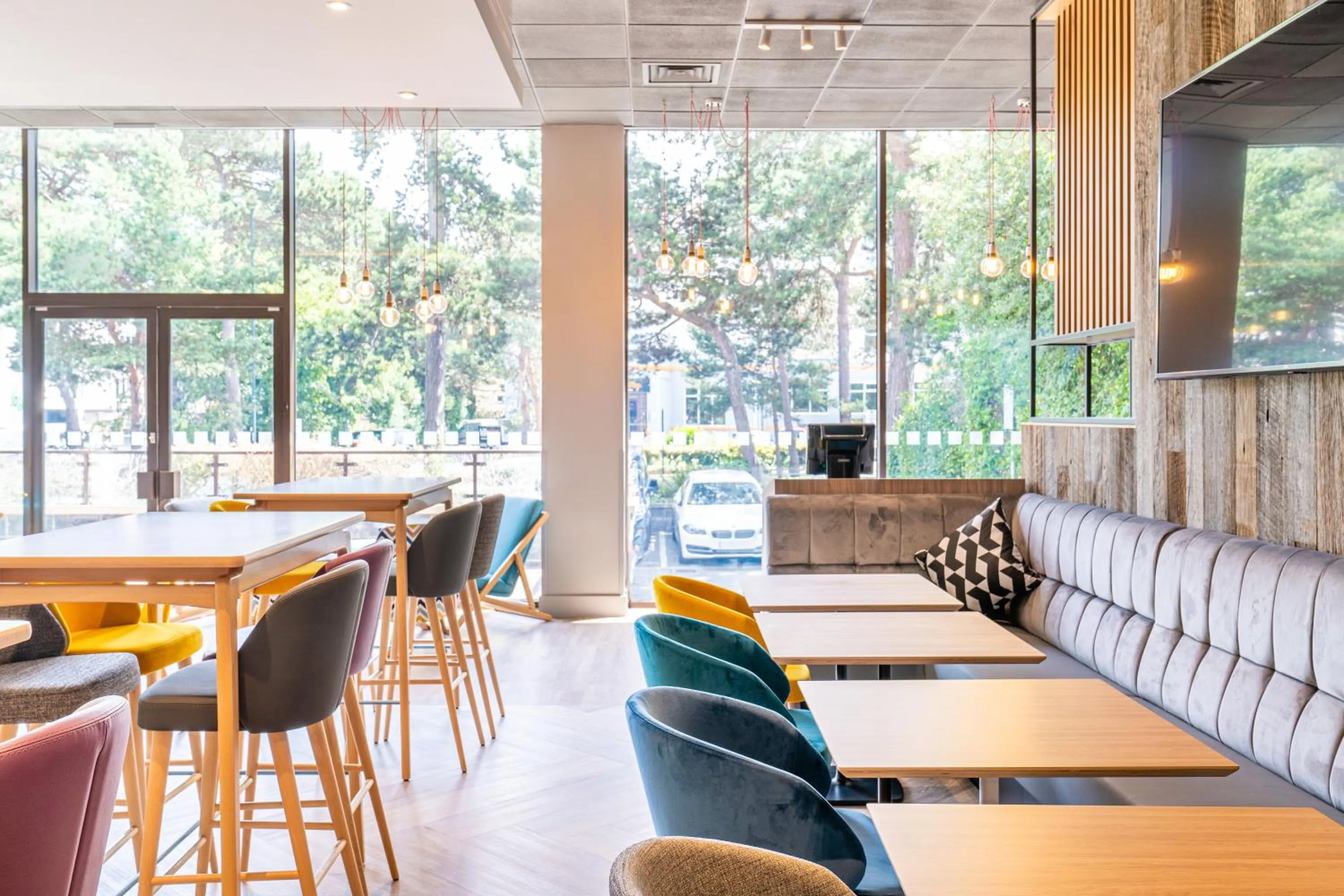 Restaurant/places to eat in Holiday Inn Bournemouth by IHG