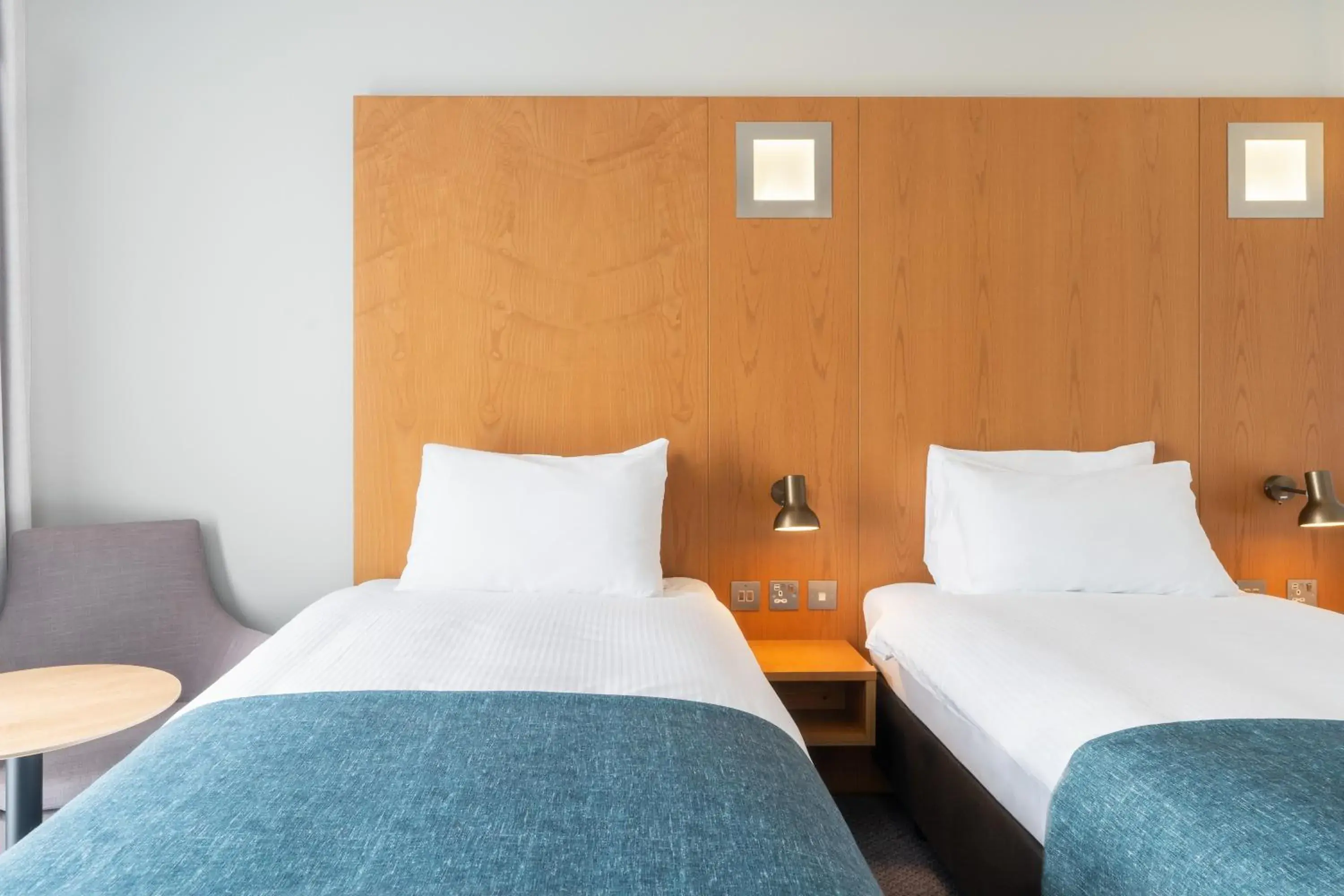 Photo of the whole room, Bed in Holiday Inn Bournemouth by IHG Photo of the whole room, Bed in Holiday Inn Bournemouth by IHG