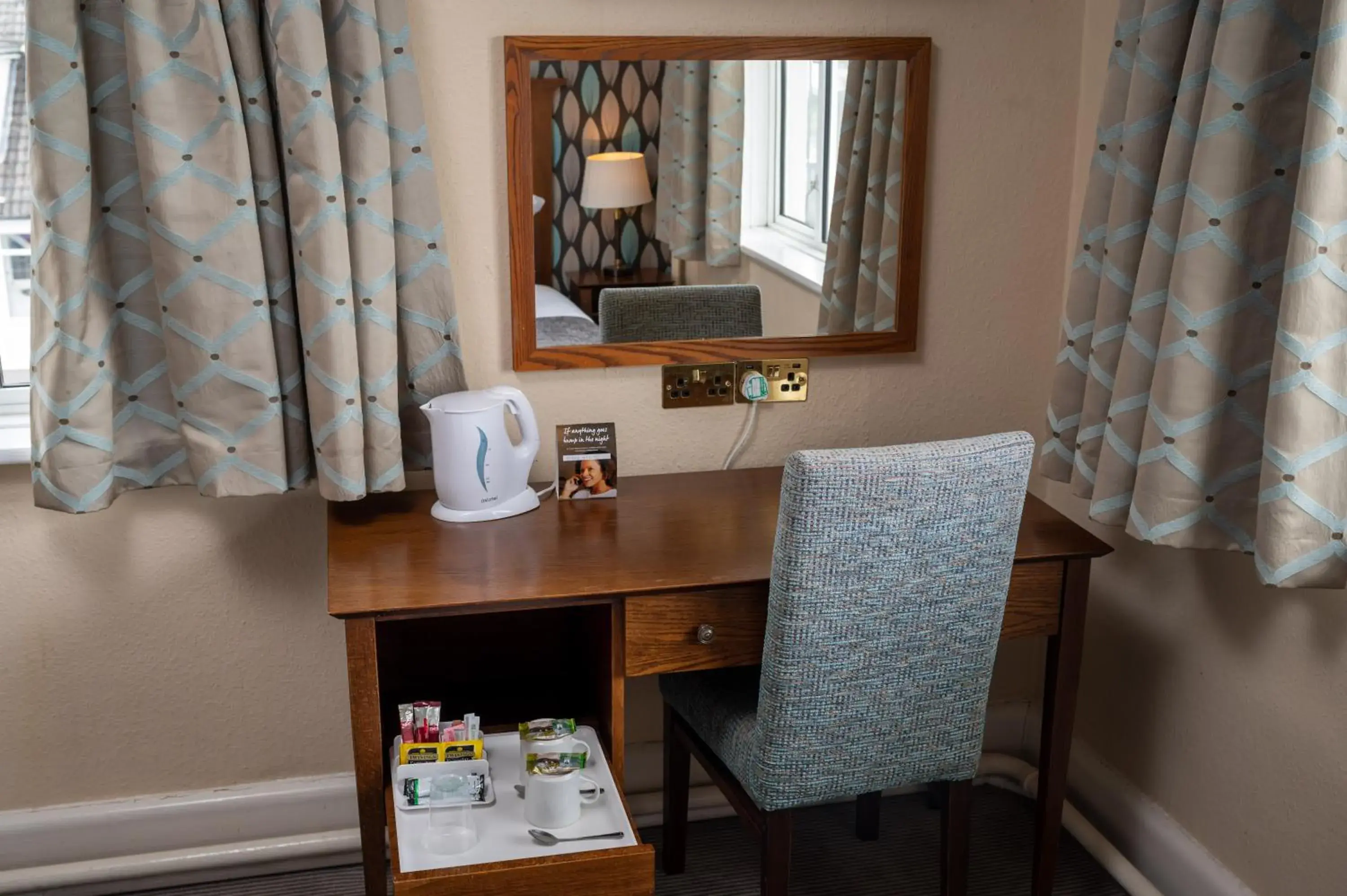 Twin Room with Sea View in Commodore Hotel by Greene King Inns Twin Room with Sea View in Commodore Hotel by Greene King Inns