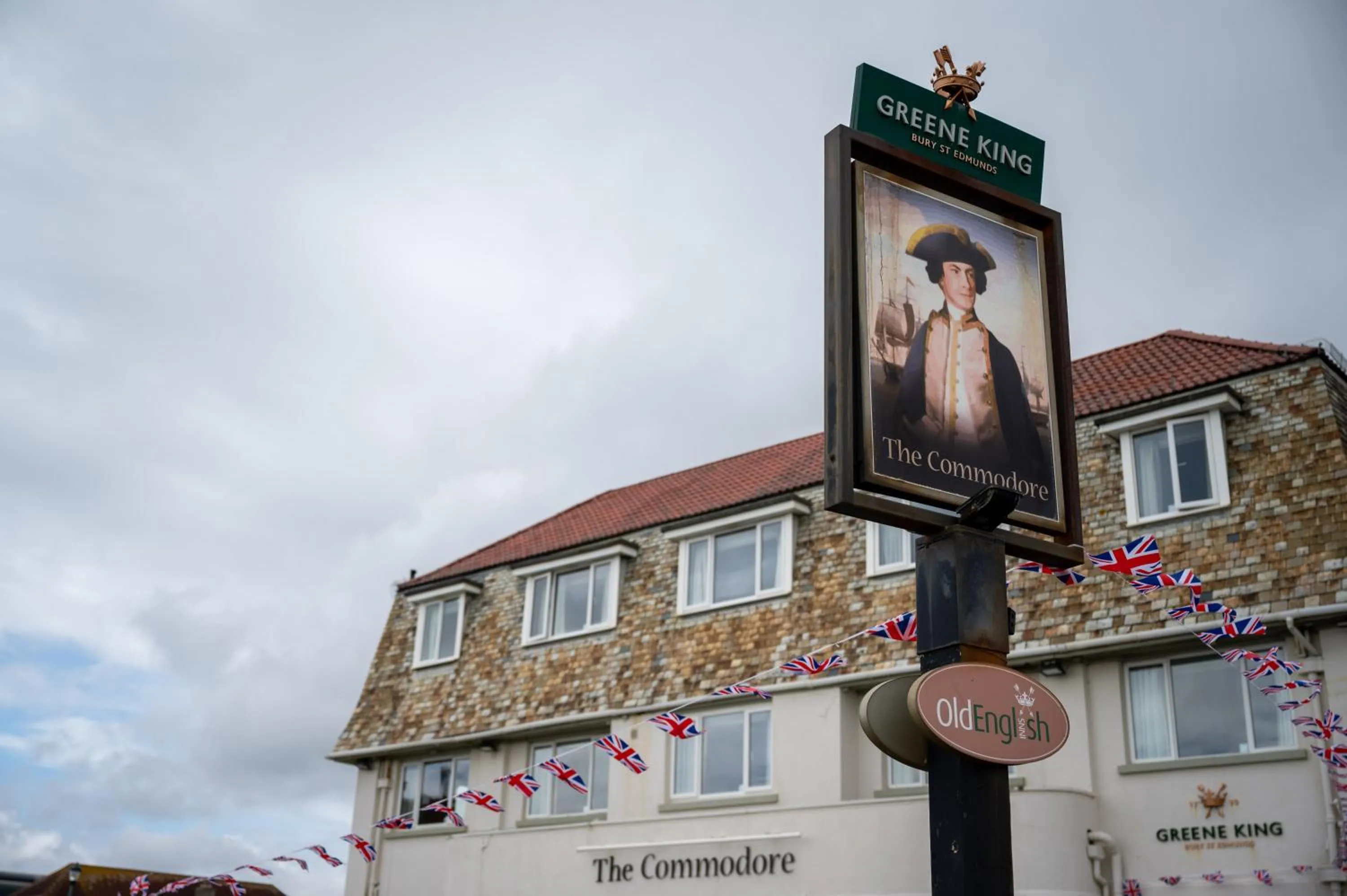 Logo/Certificate/Sign in Commodore Hotel by Greene King Inns