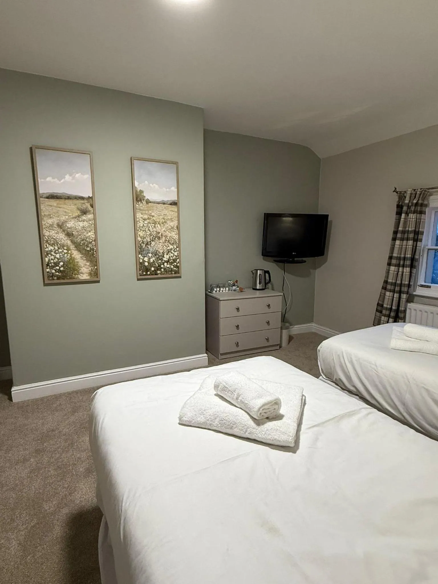 Bed in The Mary Arden Inn