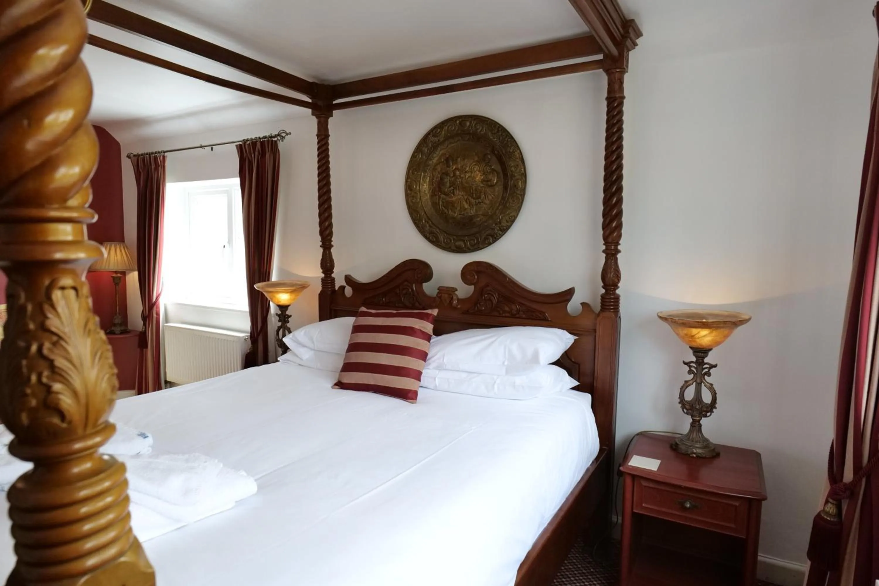 Bed in The Mary Arden Inn