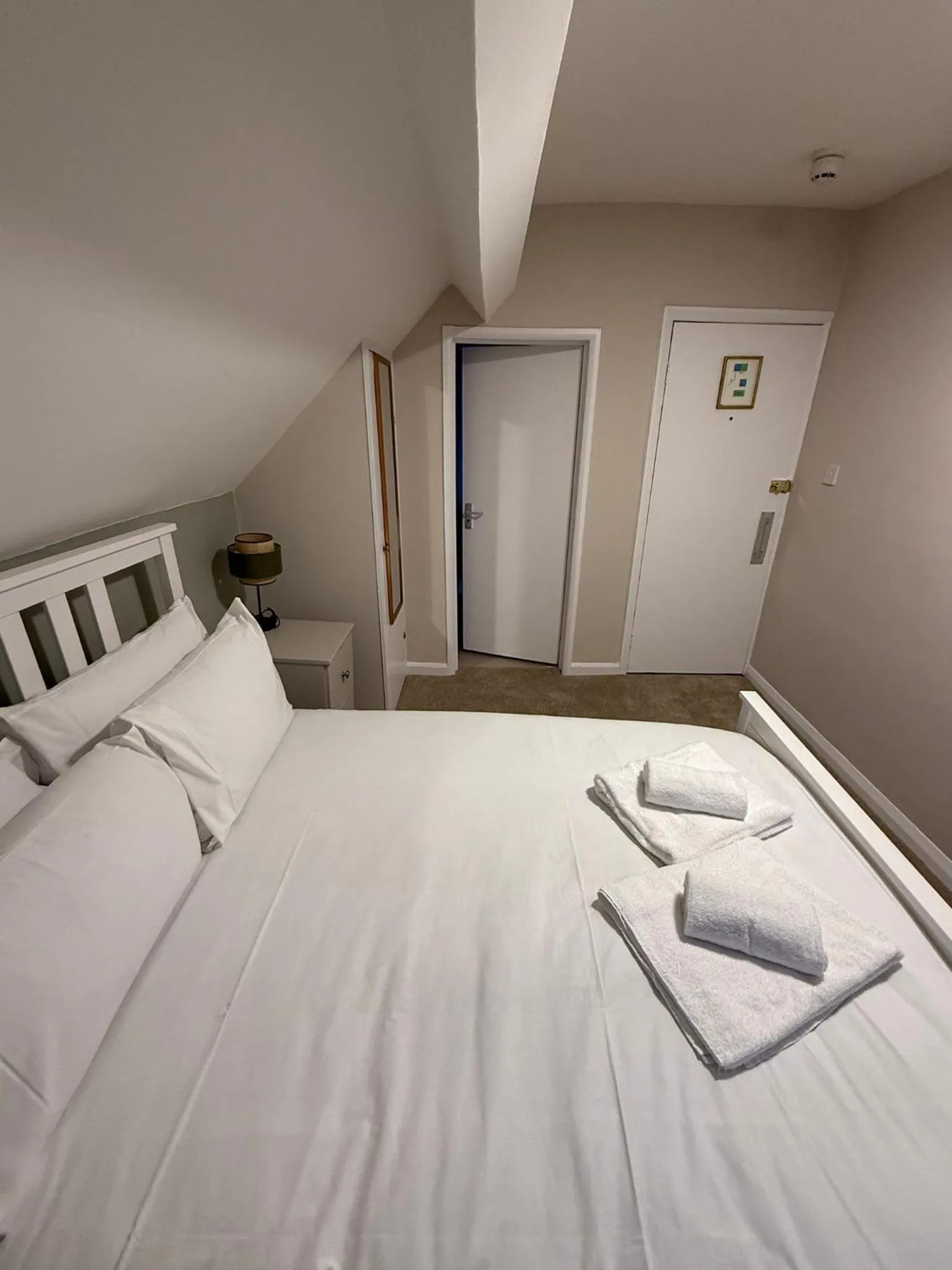 Bed in The Mary Arden Inn