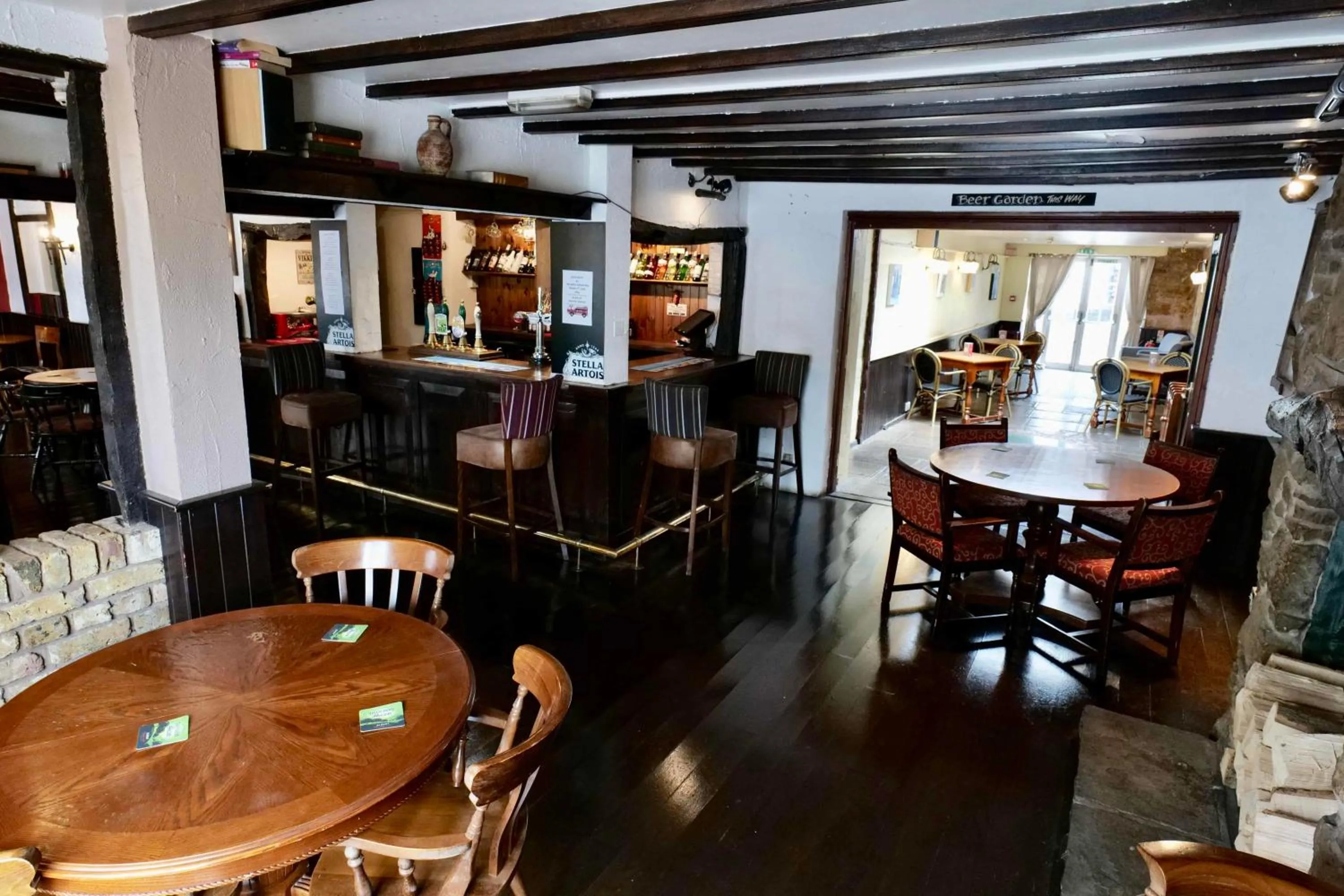 Restaurant/places to eat in The Mary Arden Inn