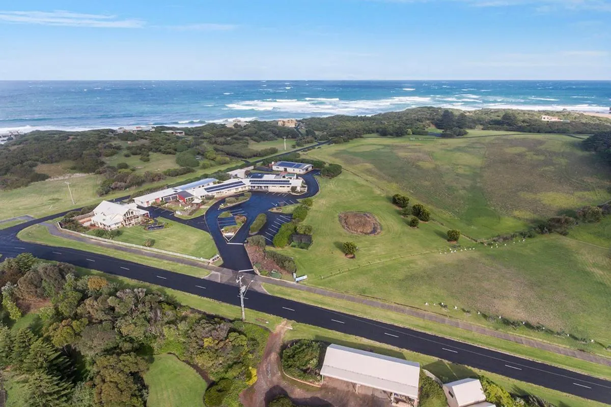 Logans Beach Apartments - The Loft